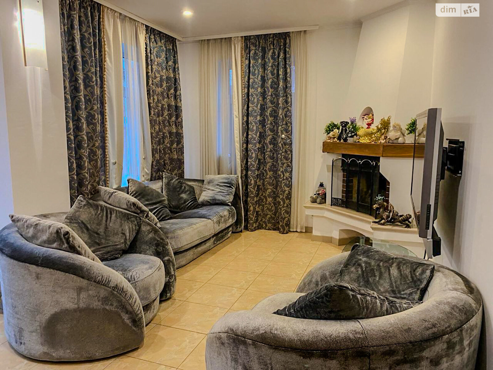 трехэтажный дом с мансардой, 287.8 кв. м, кирпич. Продажа в Петропавловской Борщаговке фото 1 трехэтажный дом с мансардой, 287.8 кв. м, кирпич. Продажа в Петропавловской Борщаговке фото 1