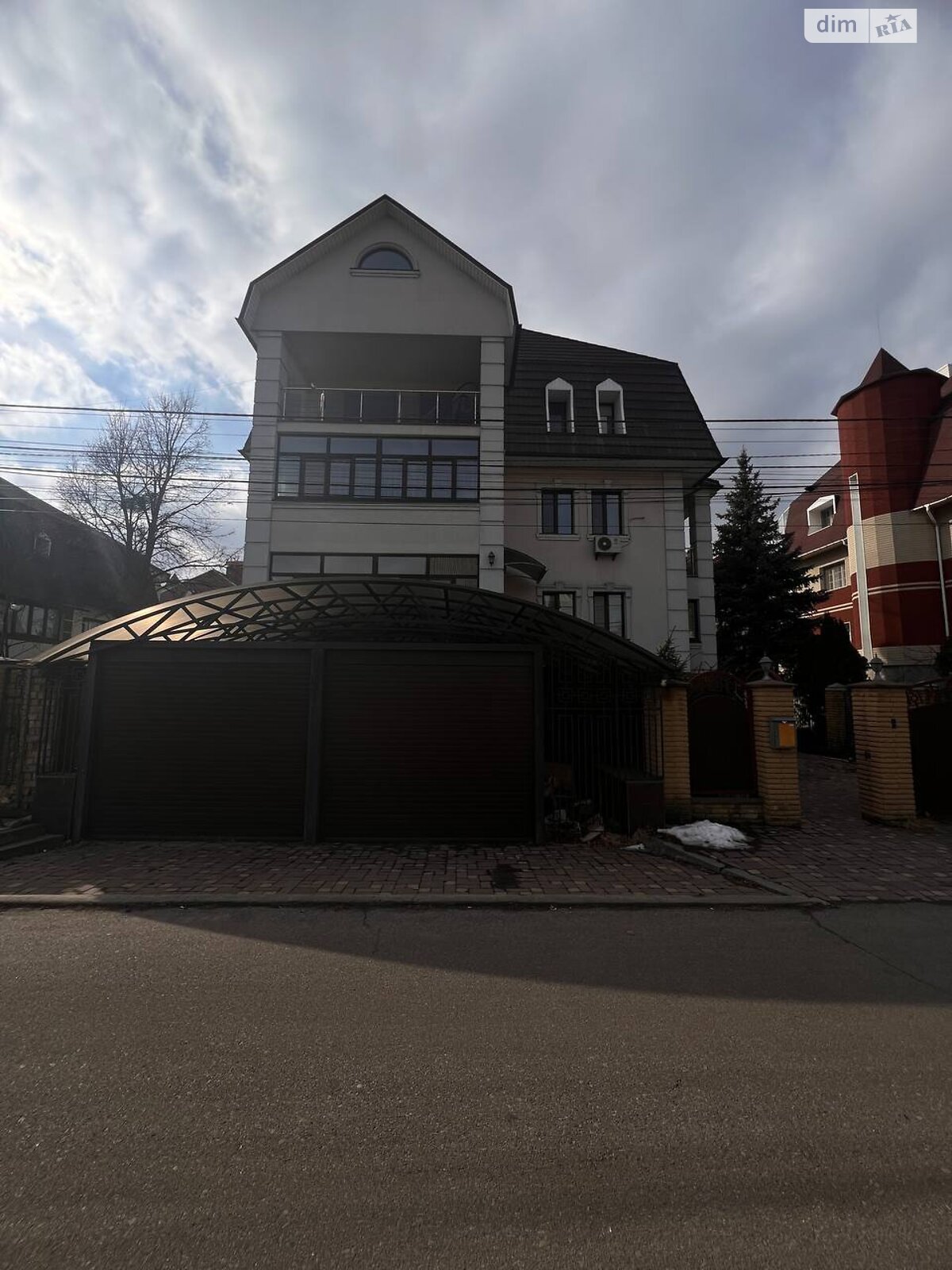 трехэтажный дом с верандой, 773.2 кв. м, кирпич. Продажа в Петропавловской Борщаговке фото 1 трехэтажный дом с верандой, 773.2 кв. м, кирпич. Продажа в Петропавловской Борщаговке фото 1