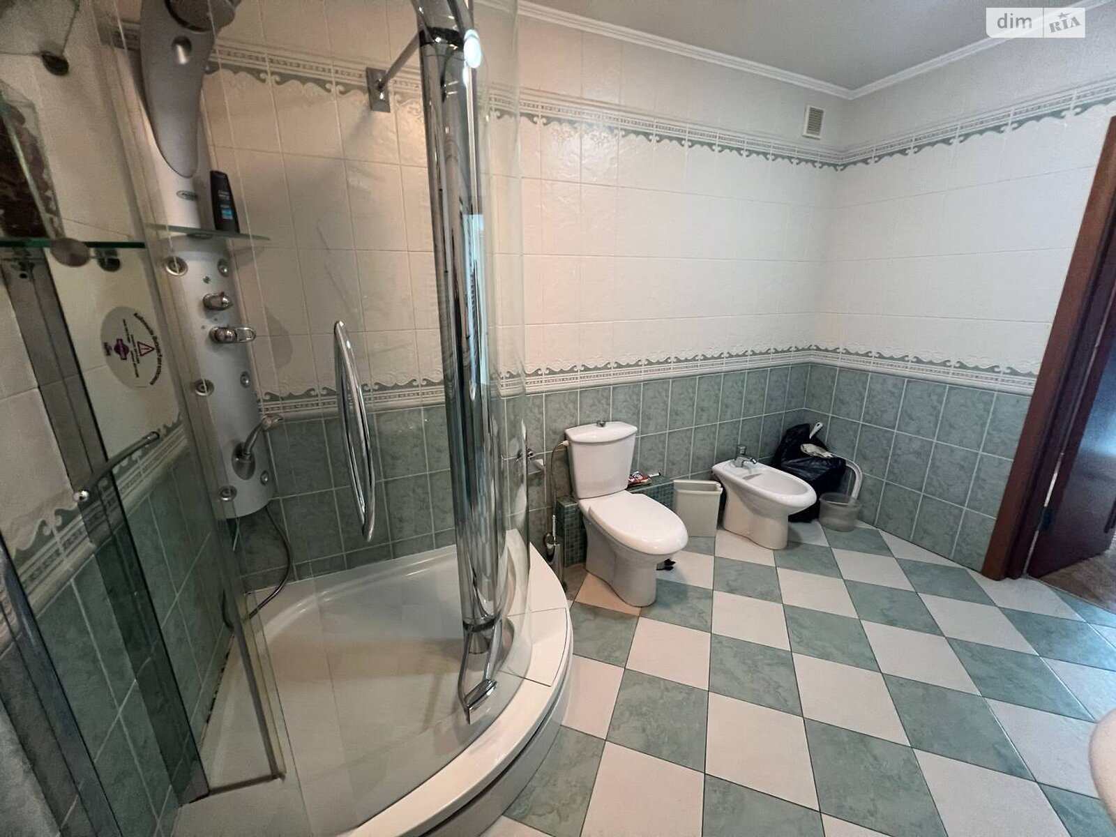 трехэтажный дом с верандой, 773.2 кв. м, кирпич. Продажа в Петропавловской Борщаговке фото 1 трехэтажный дом с верандой, 773.2 кв. м, кирпич. Продажа в Петропавловской Борщаговке фото 1