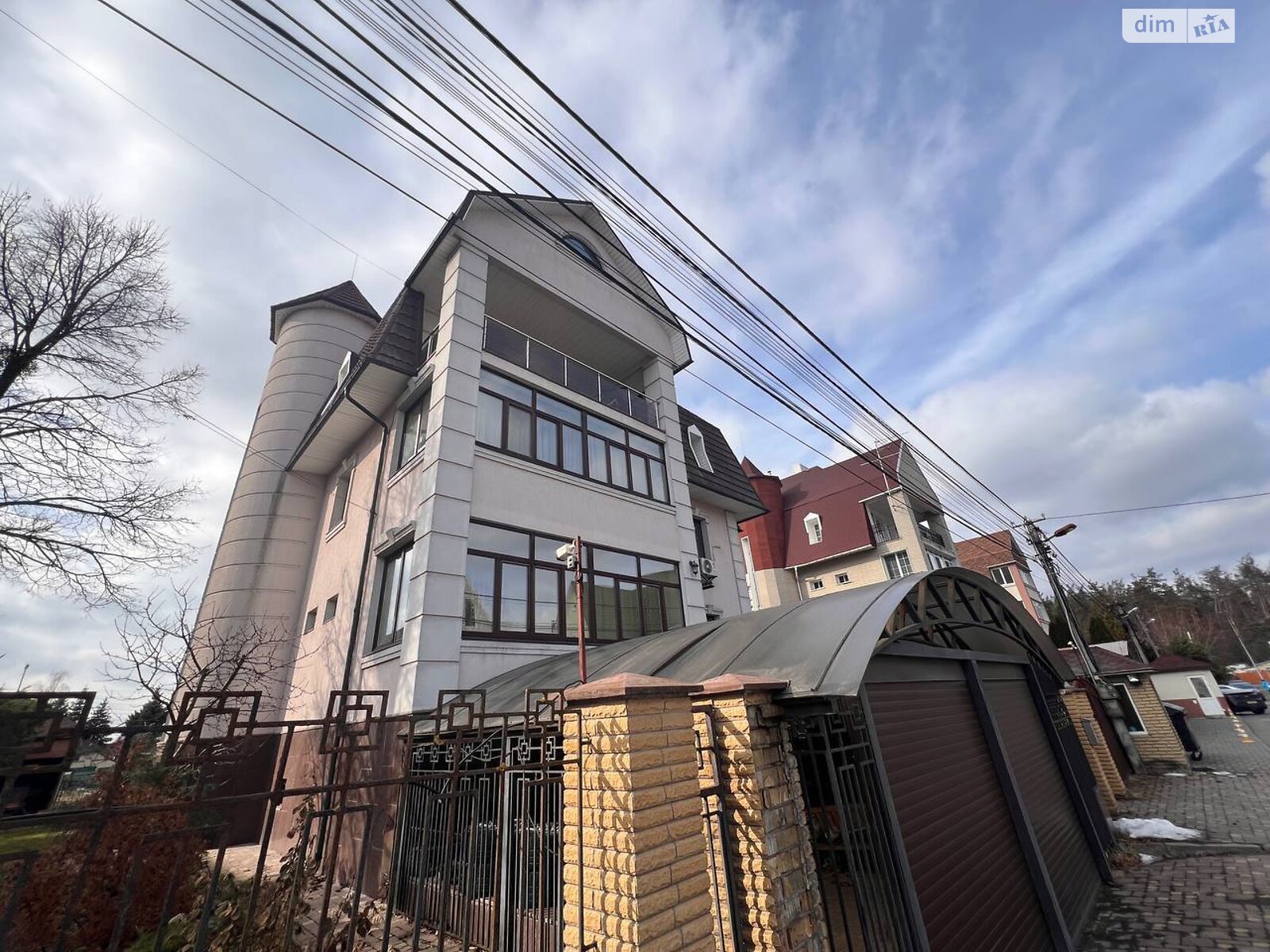 трехэтажный дом с верандой, 773.2 кв. м, кирпич. Продажа в Петропавловской Борщаговке фото 1 трехэтажный дом с верандой, 773.2 кв. м, кирпич. Продажа в Петропавловской Борщаговке фото 1