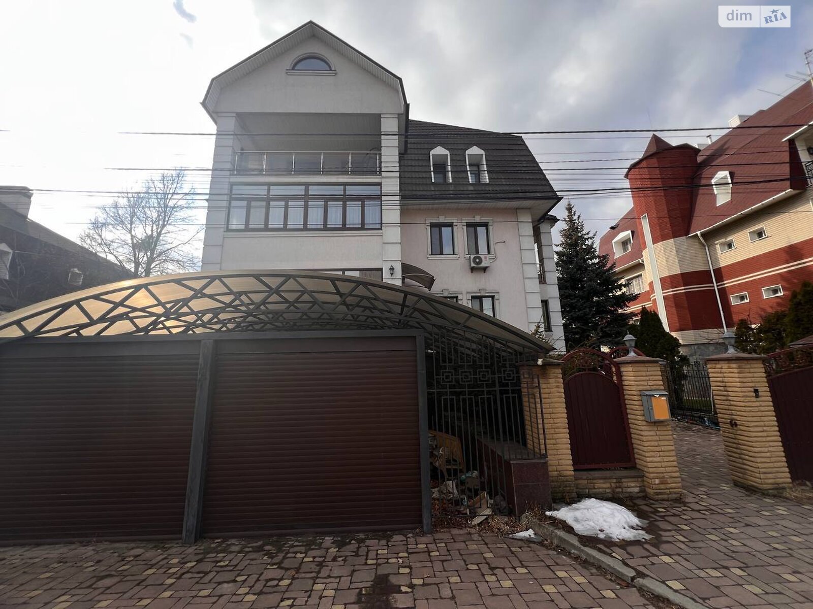 трехэтажный дом с верандой, 773.2 кв. м, кирпич. Продажа в Петропавловской Борщаговке фото 1 трехэтажный дом с верандой, 773.2 кв. м, кирпич. Продажа в Петропавловской Борщаговке фото 1
