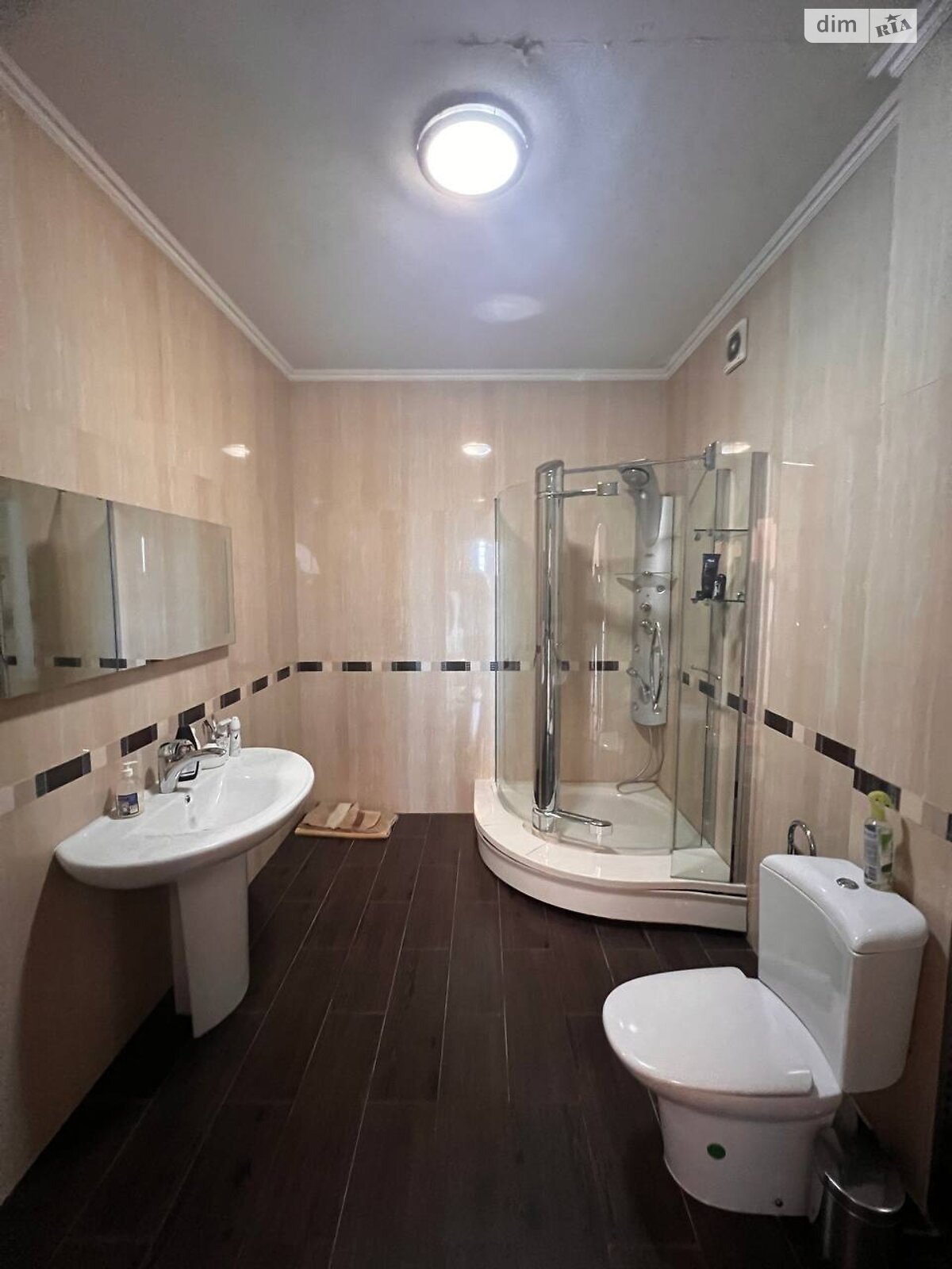 трехэтажный дом с верандой, 773.2 кв. м, кирпич. Продажа в Петропавловской Борщаговке фото 1 трехэтажный дом с верандой, 773.2 кв. м, кирпич. Продажа в Петропавловской Борщаговке фото 1