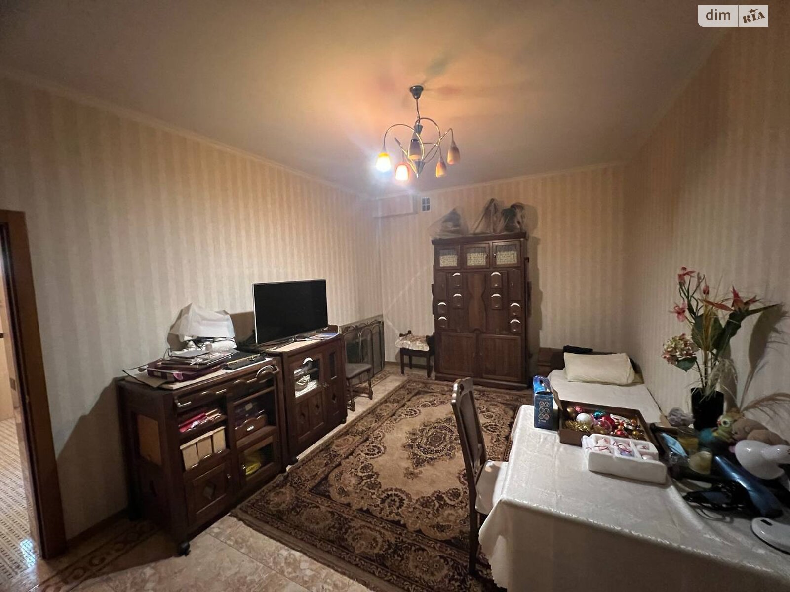 трехэтажный дом с верандой, 773.2 кв. м, кирпич. Продажа в Петропавловской Борщаговке фото 1 трехэтажный дом с верандой, 773.2 кв. м, кирпич. Продажа в Петропавловской Борщаговке фото 1