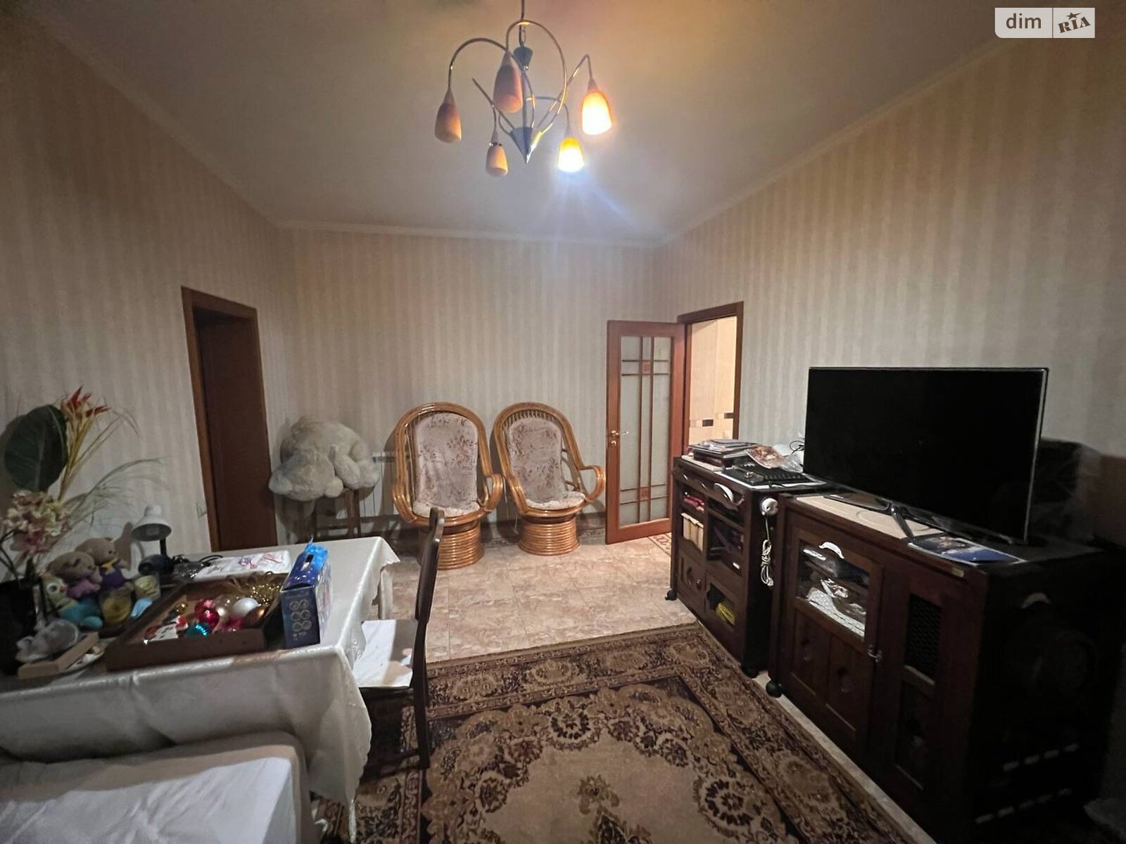 трехэтажный дом с верандой, 773.2 кв. м, кирпич. Продажа в Петропавловской Борщаговке фото 1 трехэтажный дом с верандой, 773.2 кв. м, кирпич. Продажа в Петропавловской Борщаговке фото 1