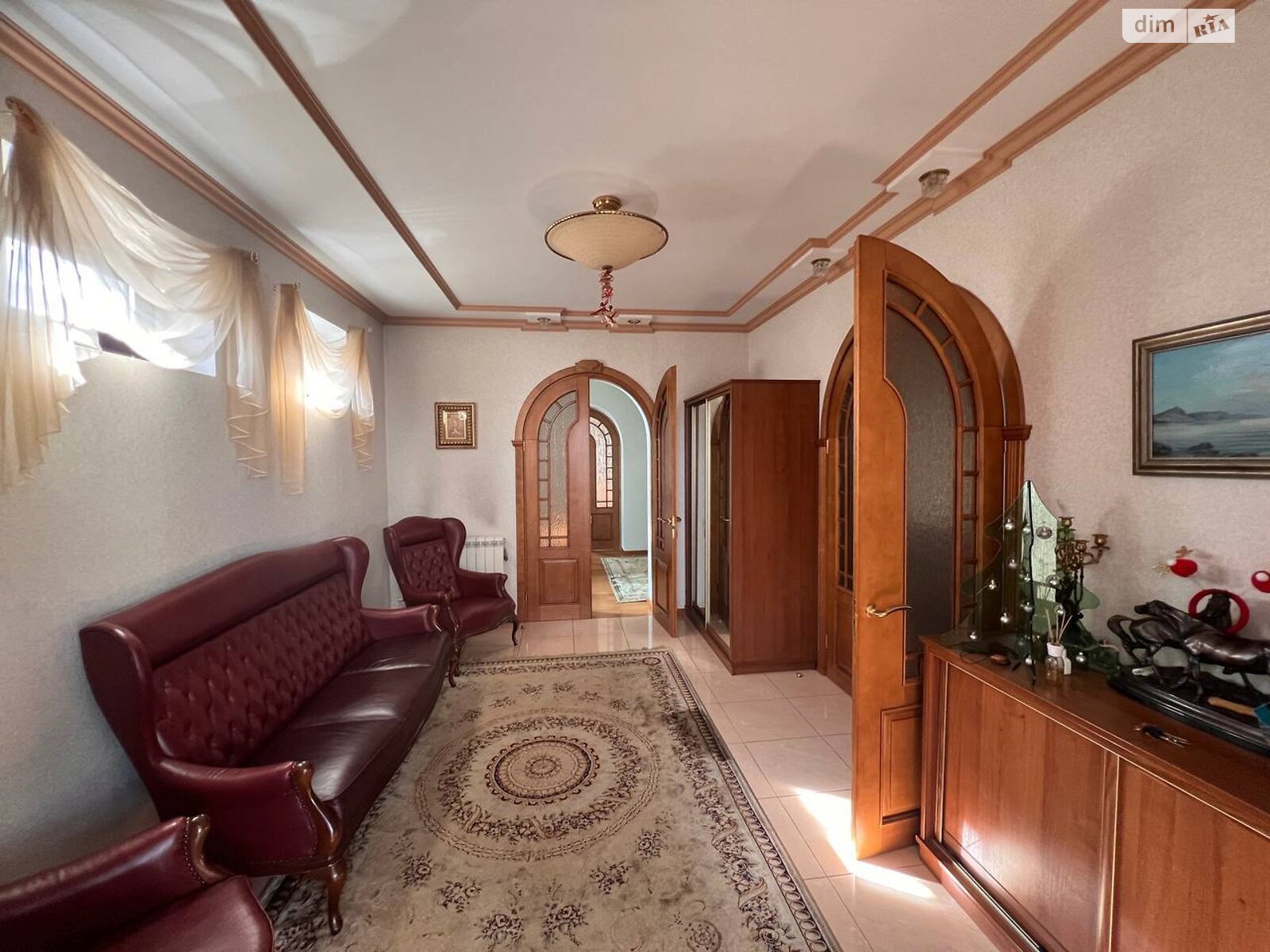 трехэтажный дом с верандой, 773.2 кв. м, кирпич. Продажа в Петропавловской Борщаговке фото 1 трехэтажный дом с верандой, 773.2 кв. м, кирпич. Продажа в Петропавловской Борщаговке фото 1
