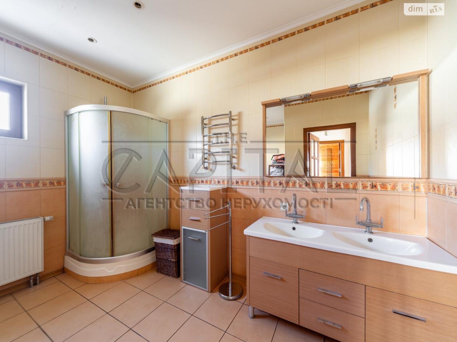 триповерховий будинок з гаражем, 450 кв. м, кирпич. Продаж у Петропавлівській Борщагівці фото 1 триповерховий будинок з гаражем, 450 кв. м, кирпич. Продаж у Петропавлівській Борщагівці фото 1