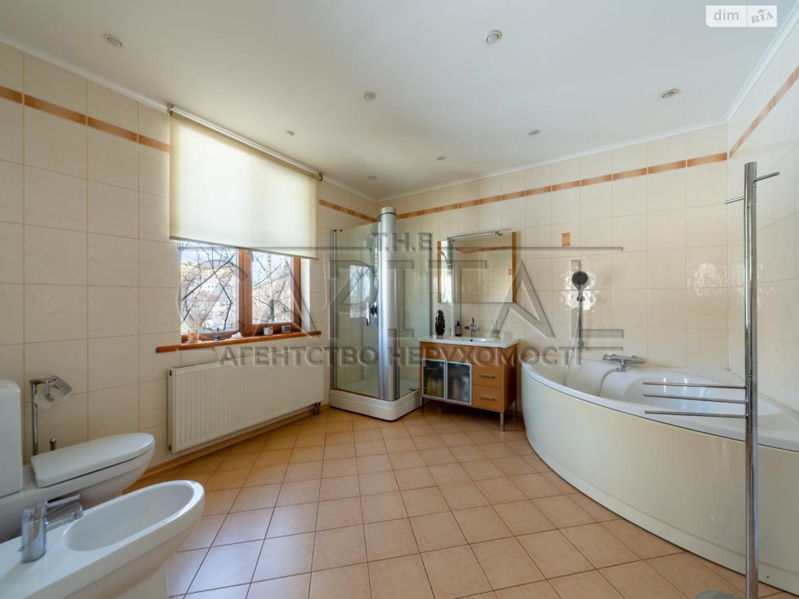 триповерховий будинок з гаражем, 450 кв. м, кирпич. Продаж у Петропавлівській Борщагівці фото 1 триповерховий будинок з гаражем, 450 кв. м, кирпич. Продаж у Петропавлівській Борщагівці фото 1