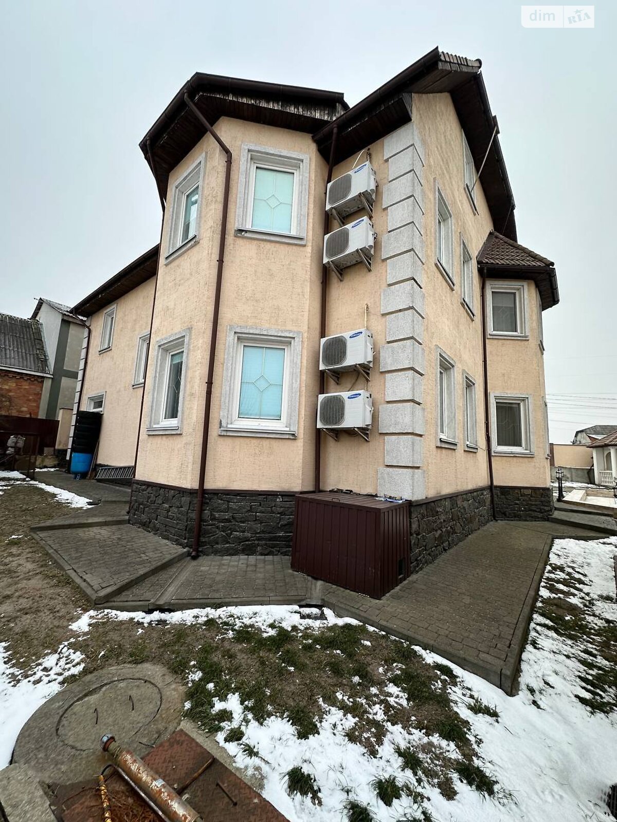 трехэтажный дом с ремонтом, 352 кв. м, кирпич. Продажа в Петропавловской Борщаговке фото 1
