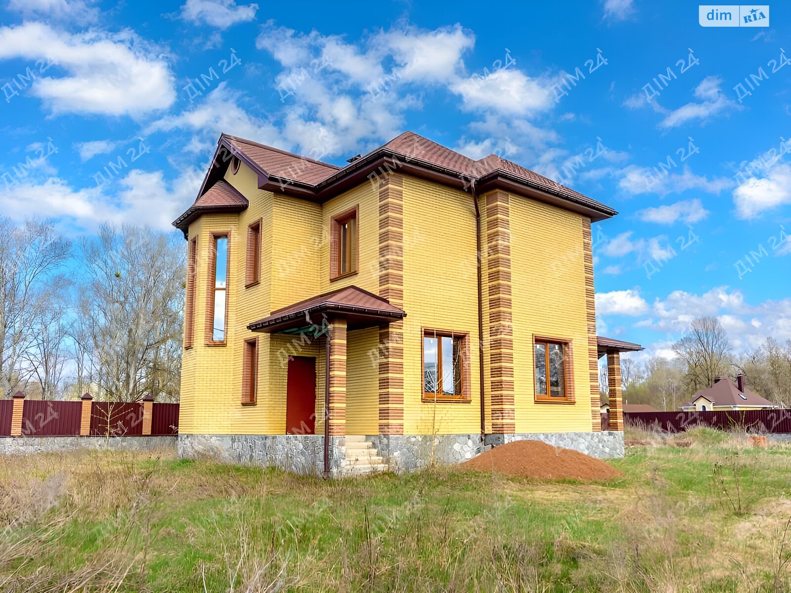двухэтажный дом с гаражом, 227 кв. м, кирпич. Продажа в Петровке фото 1 двухэтажный дом с гаражом, 227 кв. м, кирпич. Продажа в Петровке фото 1