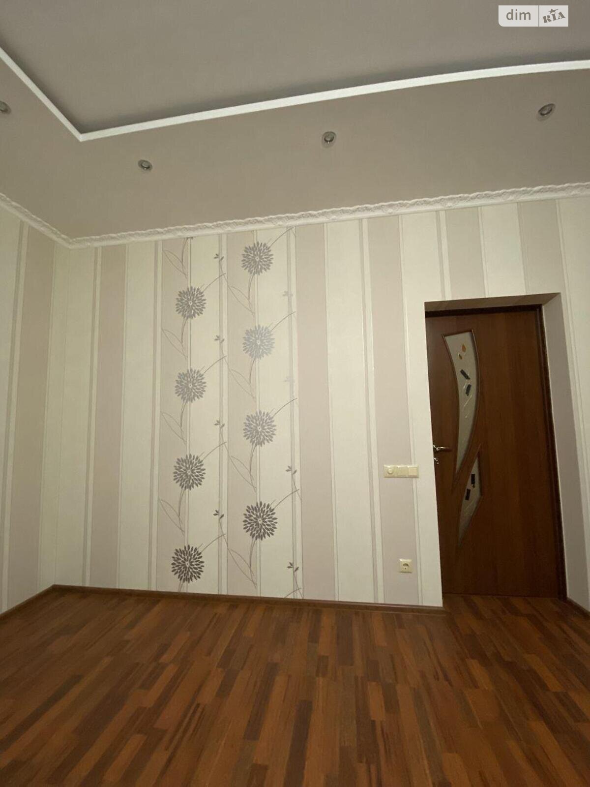 трехэтажный дом, 467.6 кв. м, газобетон. Продажа в Петровском (нов. Святопетровском) фото 1