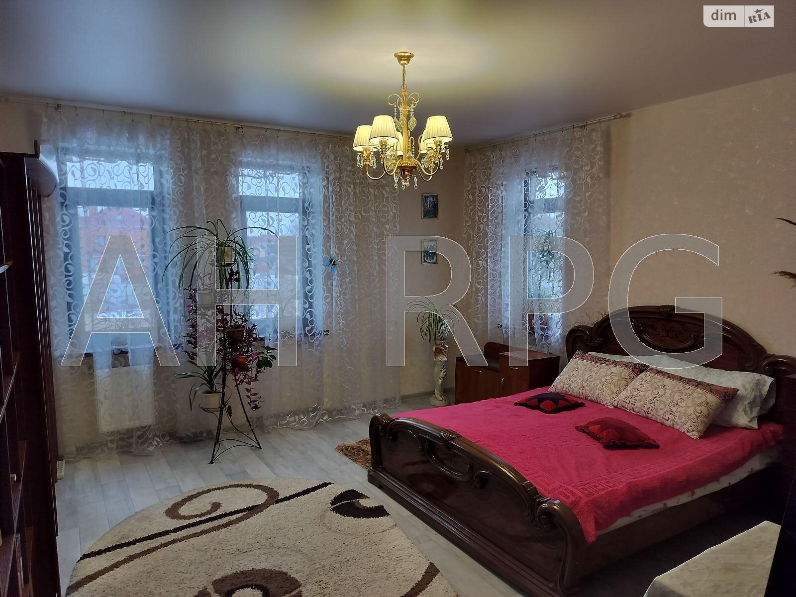 двухэтажный дом с балконом, 333.6 кв. м, кирпич. Продажа в Петрушках фото 1