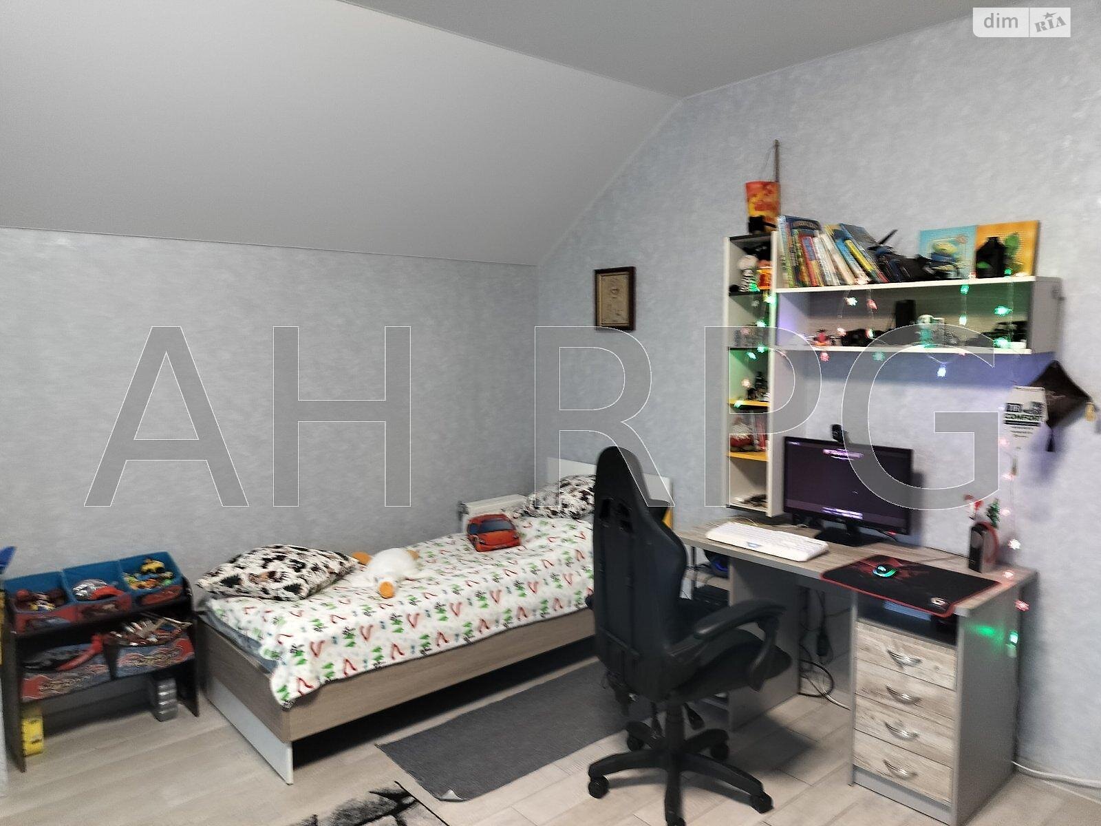 двухэтажный дом с балконом, 333.6 кв. м, кирпич. Продажа в Петрушках фото 1