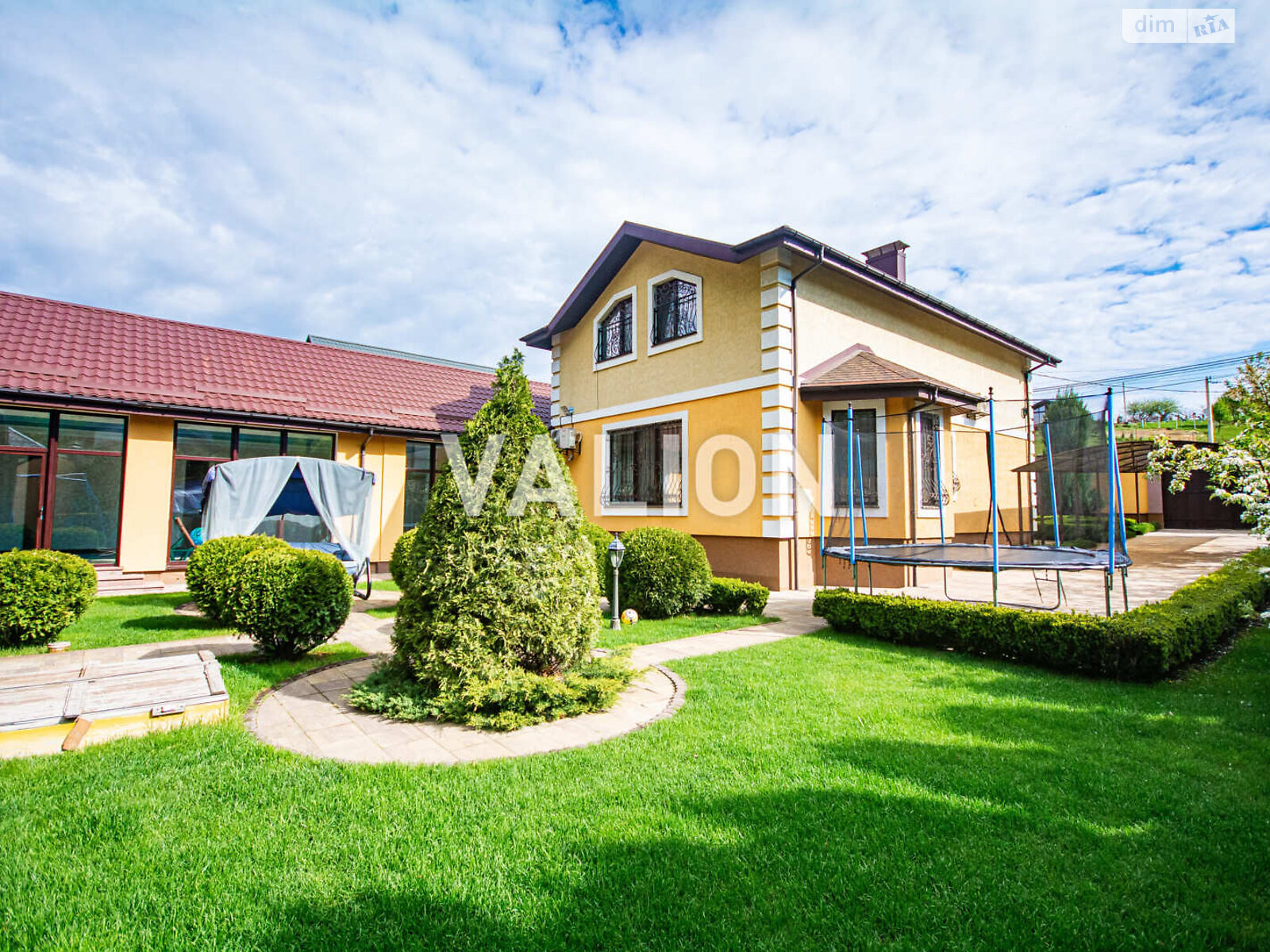 двухэтажный дом с верандой, 447 кв. м, кирпич. Продажа в Петрушках фото 1 двухэтажный дом с верандой, 447 кв. м, кирпич. Продажа в Петрушках фото 1