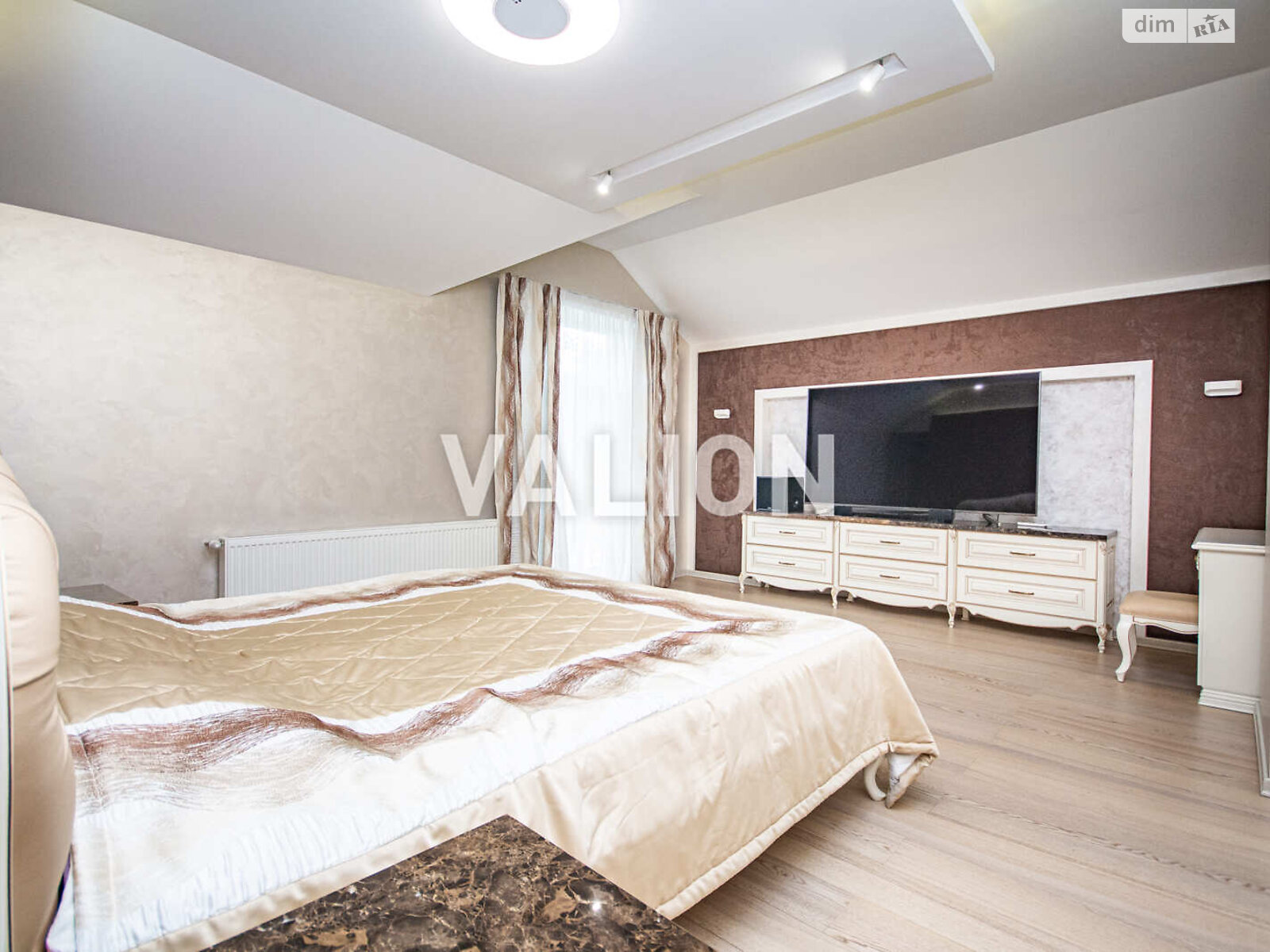 двухэтажный дом с верандой, 447 кв. м, кирпич. Продажа в Петрушках фото 1 двухэтажный дом с верандой, 447 кв. м, кирпич. Продажа в Петрушках фото 1