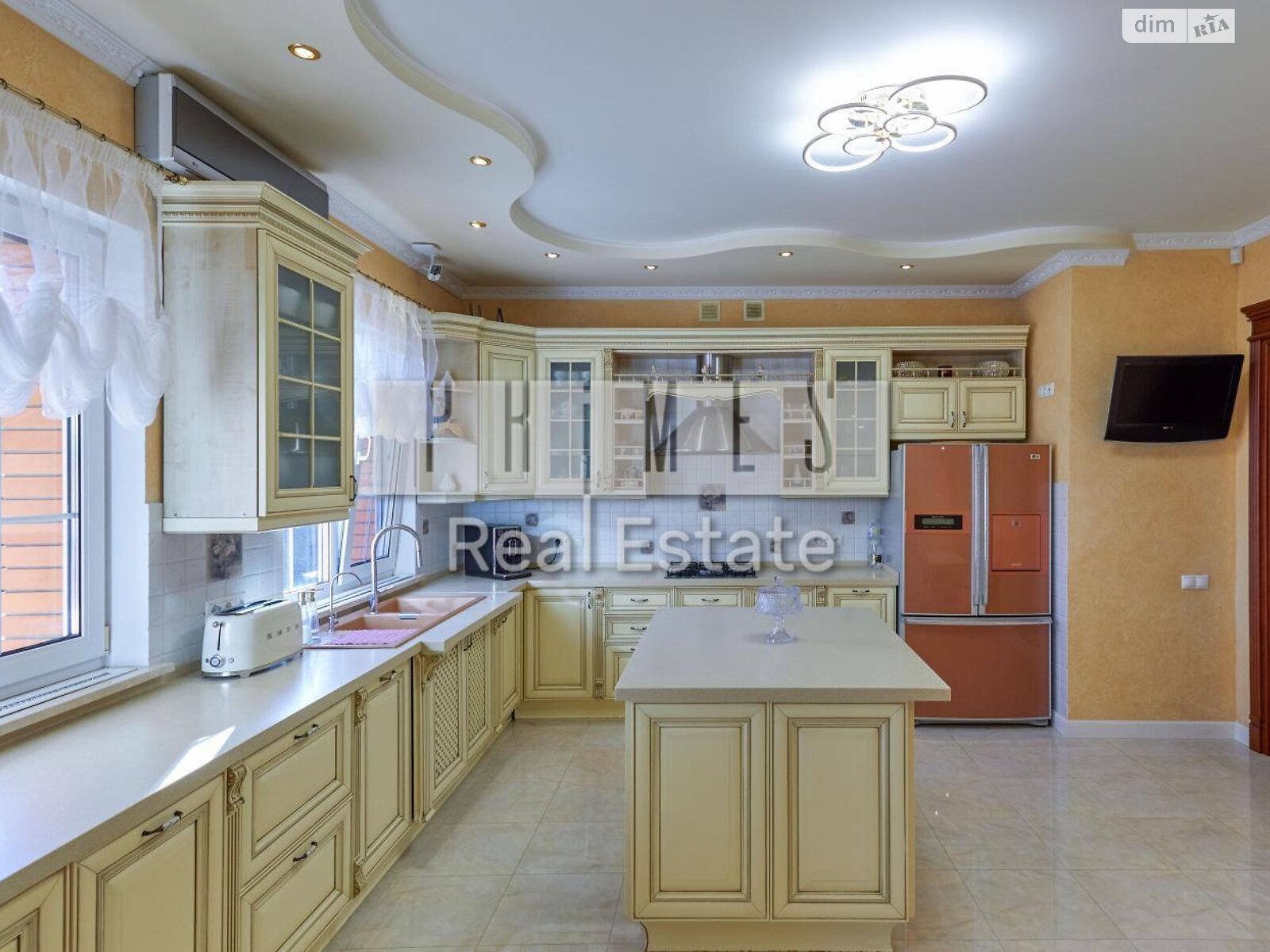 двухэтажный дом с верандой, 335.5 кв. м, кирпич. Продажа в Петрушках фото 1