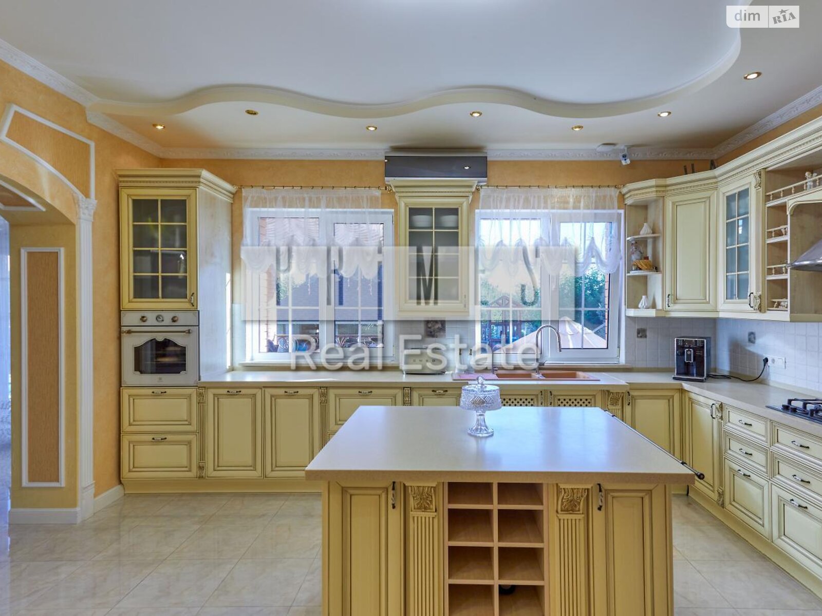 двухэтажный дом с верандой, 335.5 кв. м, кирпич. Продажа в Петрушках фото 1