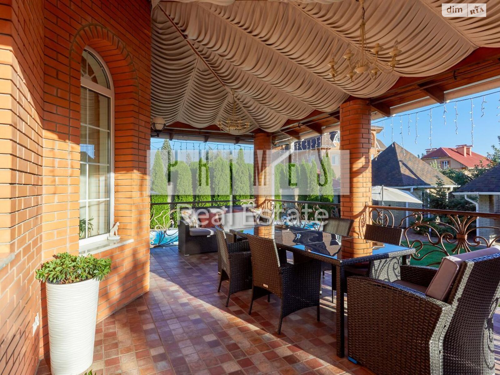 двухэтажный дом с верандой, 335.5 кв. м, кирпич. Продажа в Петрушках фото 1