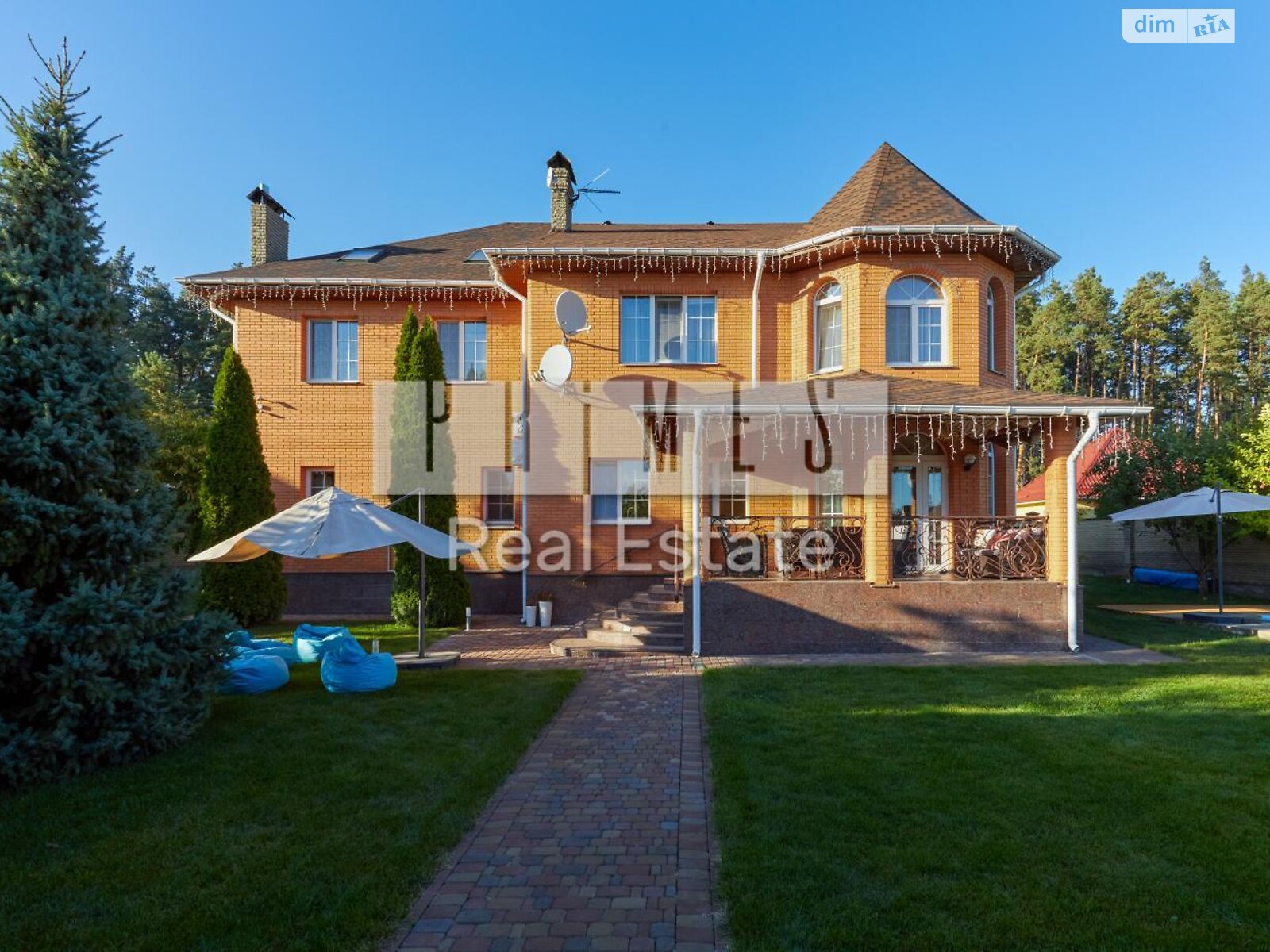 двухэтажный дом с верандой, 335.5 кв. м, кирпич. Продажа в Петрушках фото 1