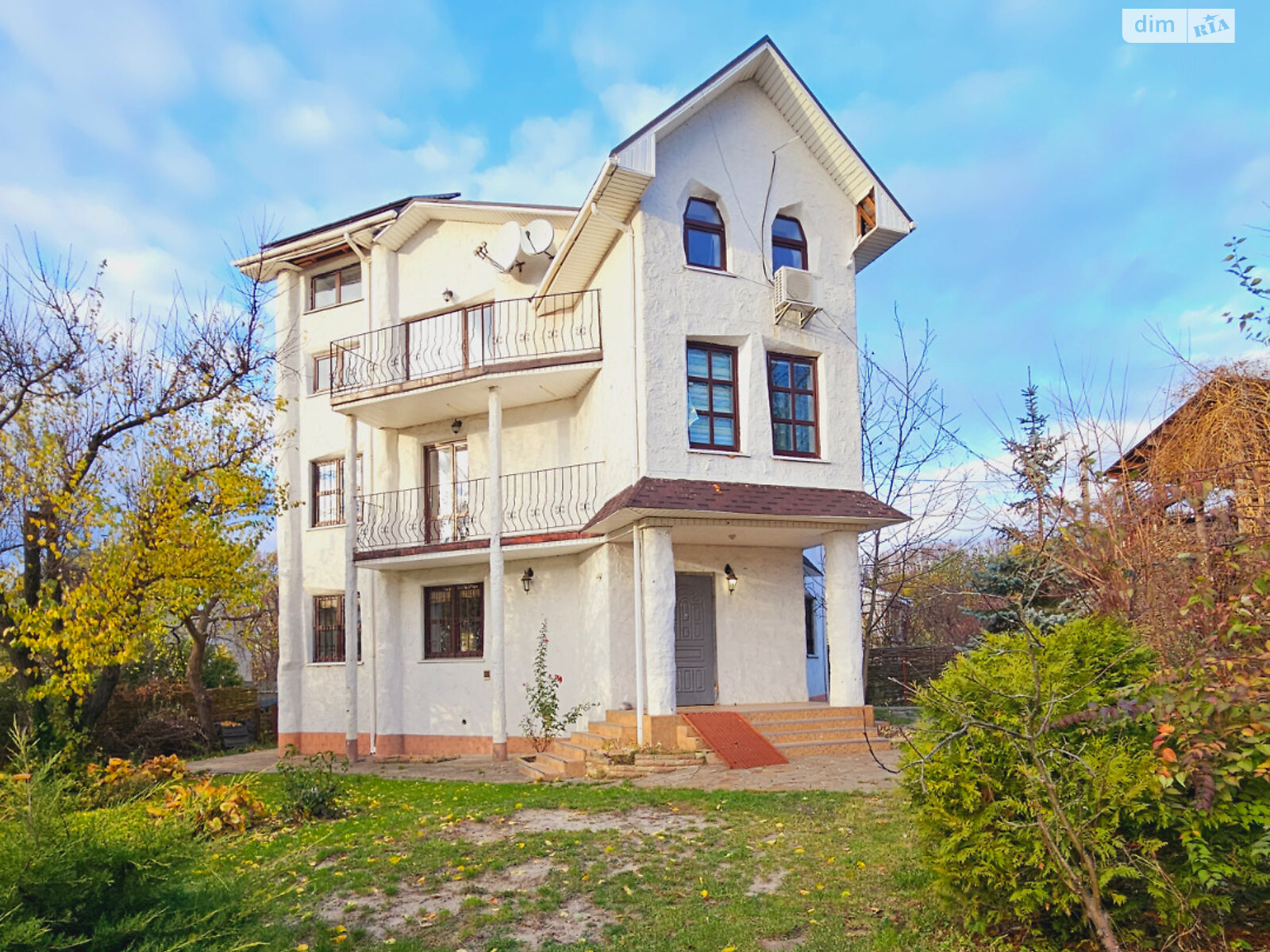 триповерховий будинок з балконом, 285 кв. м, кирпич. Продаж у Петрушках фото 1 триповерховий будинок з балконом, 285 кв. м, кирпич. Продаж у Петрушках фото 1