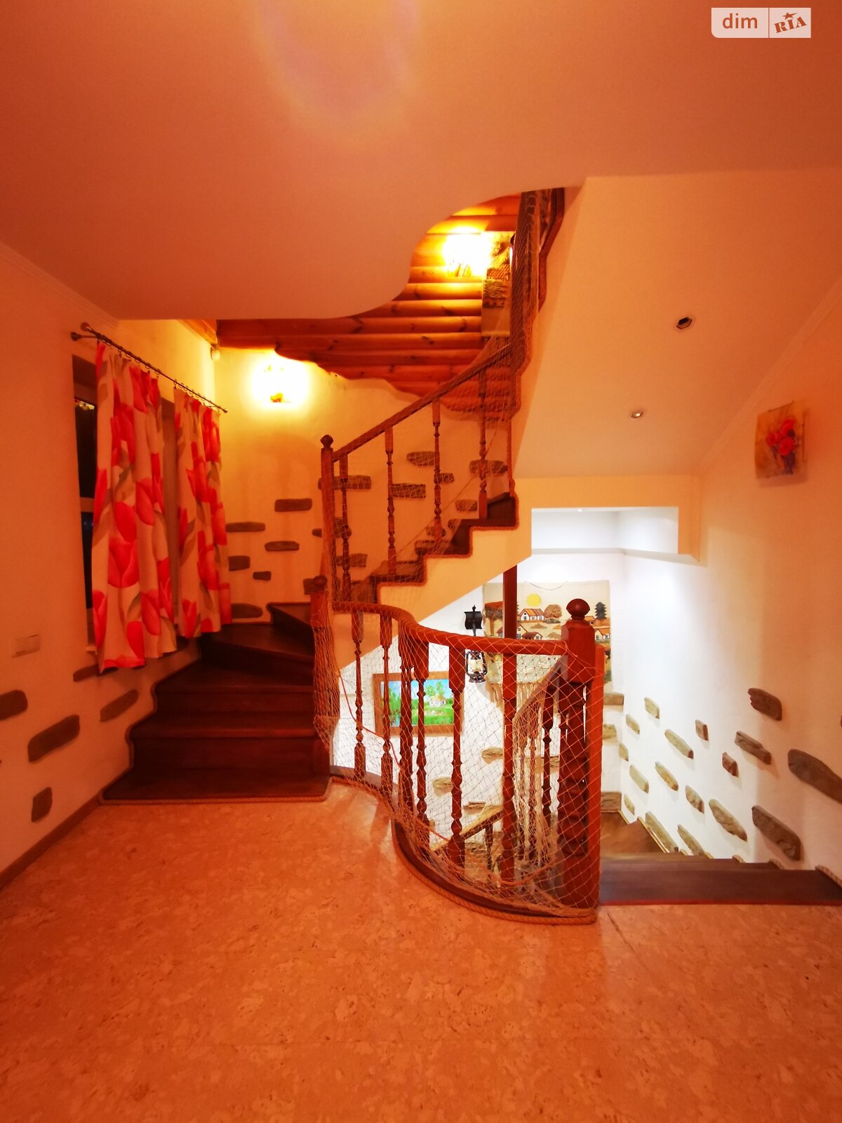 триповерховий будинок з балконом, 285 кв. м, кирпич. Продаж у Петрушках фото 1 триповерховий будинок з балконом, 285 кв. м, кирпич. Продаж у Петрушках фото 1
