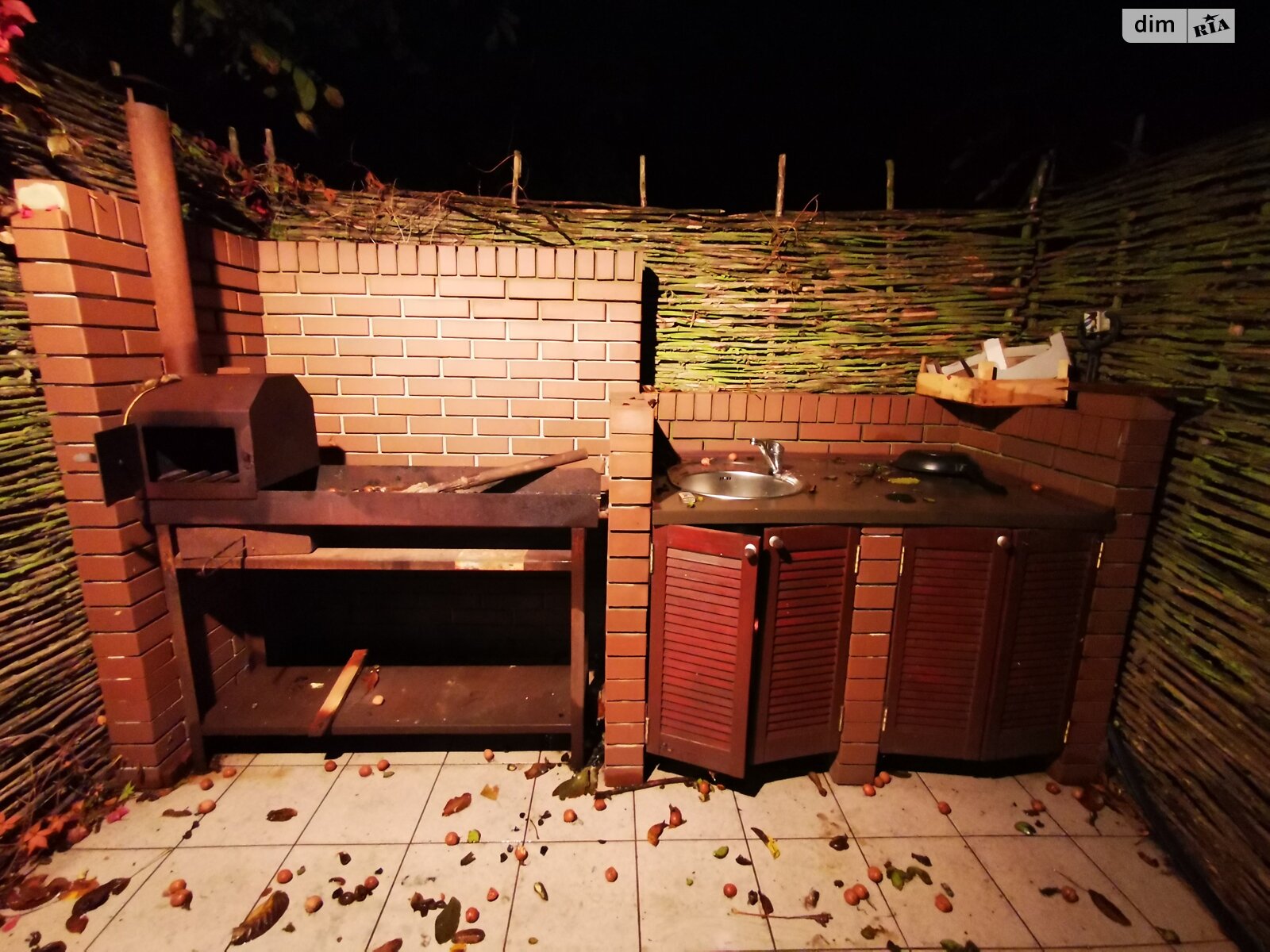 триповерховий будинок з балконом, 285 кв. м, кирпич. Продаж у Петрушках фото 1 триповерховий будинок з балконом, 285 кв. м, кирпич. Продаж у Петрушках фото 1