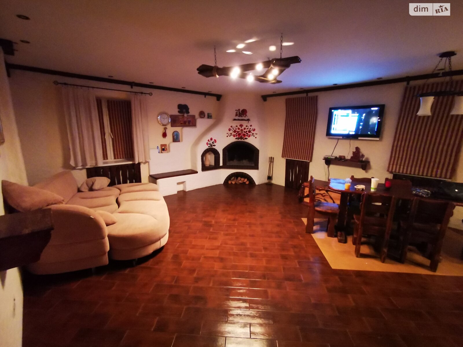 триповерховий будинок з балконом, 285 кв. м, кирпич. Продаж у Петрушках фото 1 триповерховий будинок з балконом, 285 кв. м, кирпич. Продаж у Петрушках фото 1