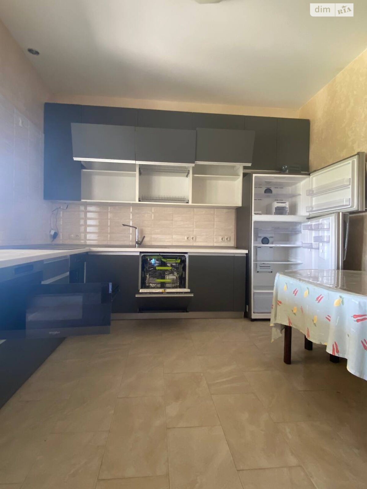 триповерховий будинок з верандою, 130.8 кв. м, цегла. Продаж у Петрушках фото 1 триповерховий будинок з верандою, 130.8 кв. м, цегла. Продаж у Петрушках фото 1