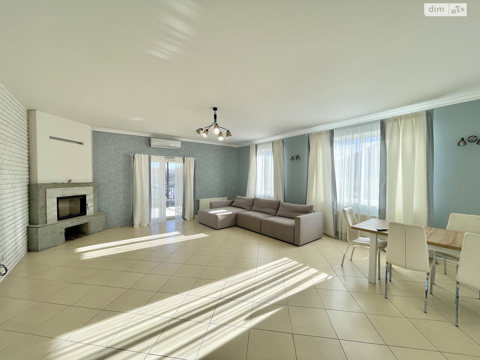 триповерховий будинок, 205.5 кв. м, піноблок. Продаж у Петрушках фото 1 триповерховий будинок, 205.5 кв. м, піноблок. Продаж у Петрушках фото 1