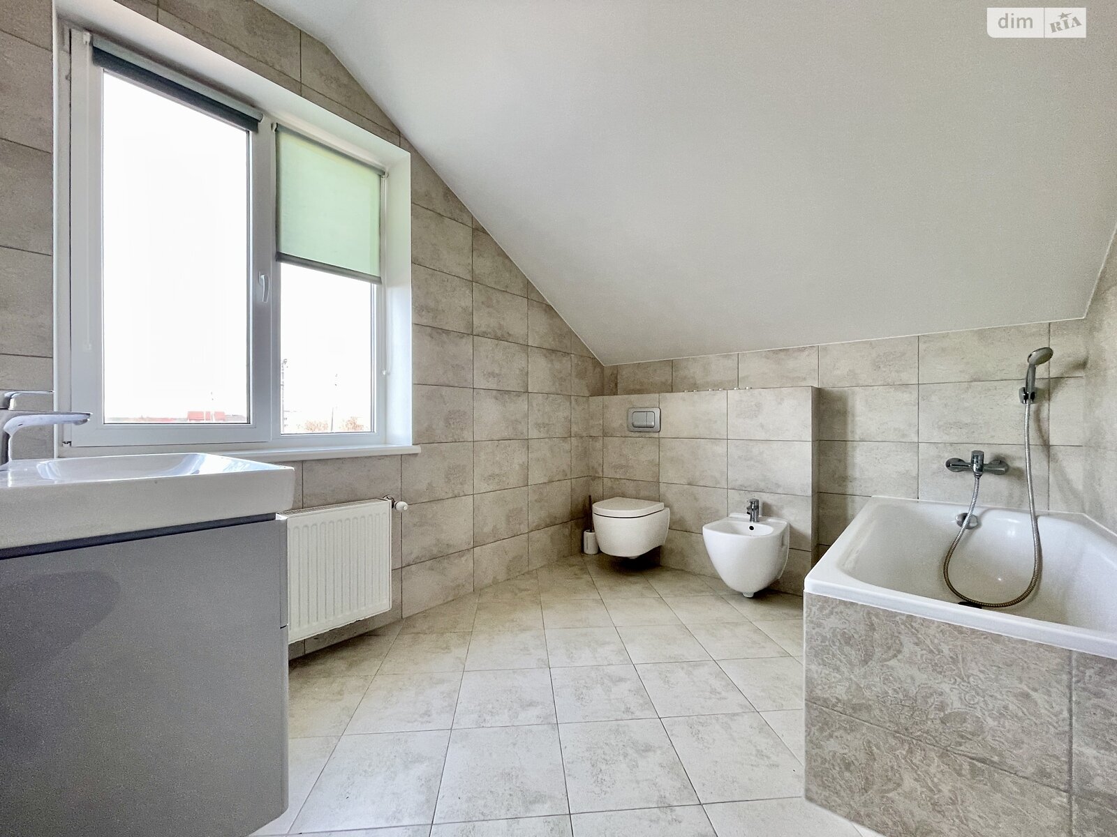 триповерховий будинок, 205.5 кв. м, піноблок. Продаж у Петрушках фото 1 триповерховий будинок, 205.5 кв. м, піноблок. Продаж у Петрушках фото 1