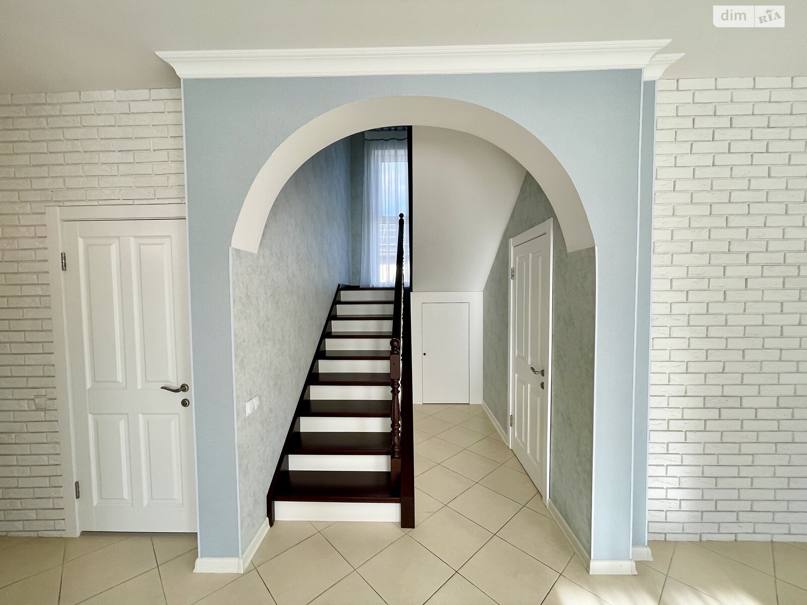 триповерховий будинок, 205.5 кв. м, піноблок. Продаж у Петрушках фото 1 триповерховий будинок, 205.5 кв. м, піноблок. Продаж у Петрушках фото 1