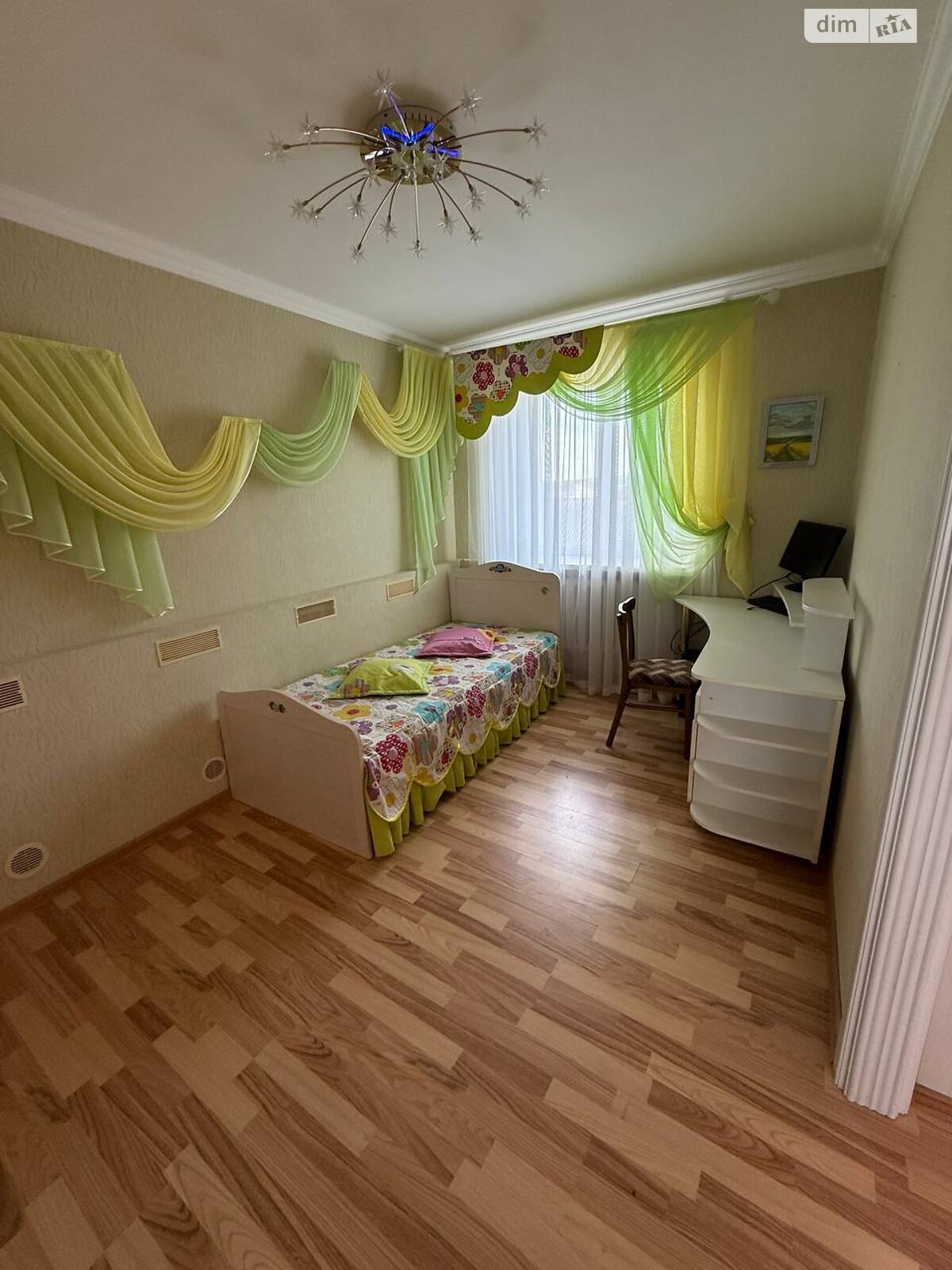 двоповерховий будинок з гаражем, 117.7 кв. м, цегла. Продаж у Пирогівцях фото 1 двоповерховий будинок з гаражем, 117.7 кв. м, цегла. Продаж у Пирогівцях фото 1