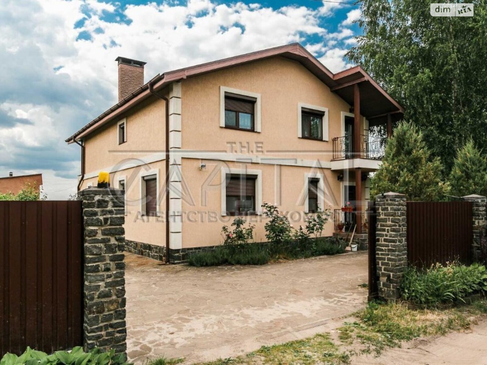 двухэтажный дом с балконом, 240 кв. м, кирпич. Продажа в Плахтянке фото 1