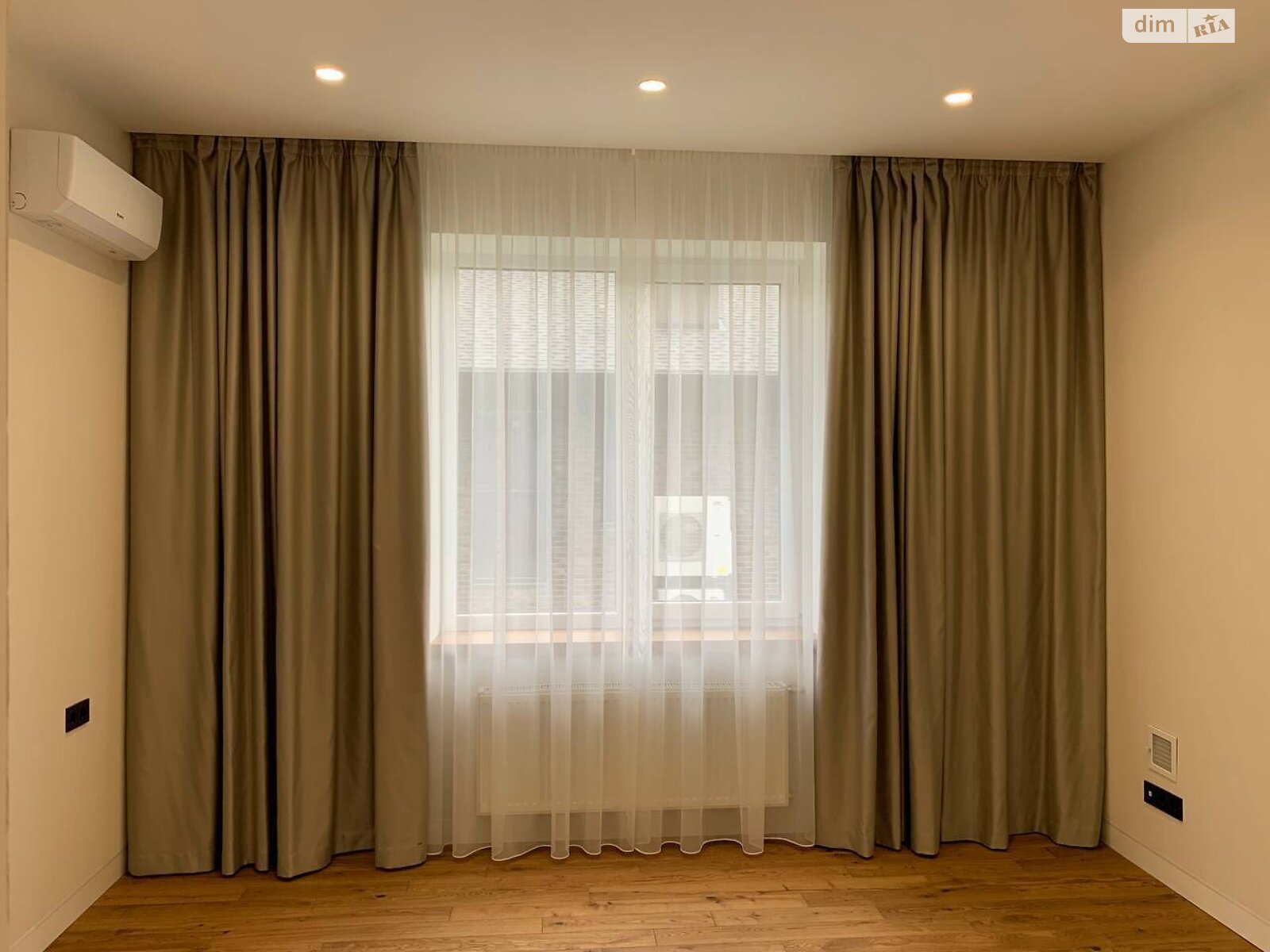 двоповерховий будинок з опаленням, 212.7 кв. м, цегла. Продаж у Плютах фото 1 двоповерховий будинок з опаленням, 212.7 кв. м, цегла. Продаж у Плютах фото 1