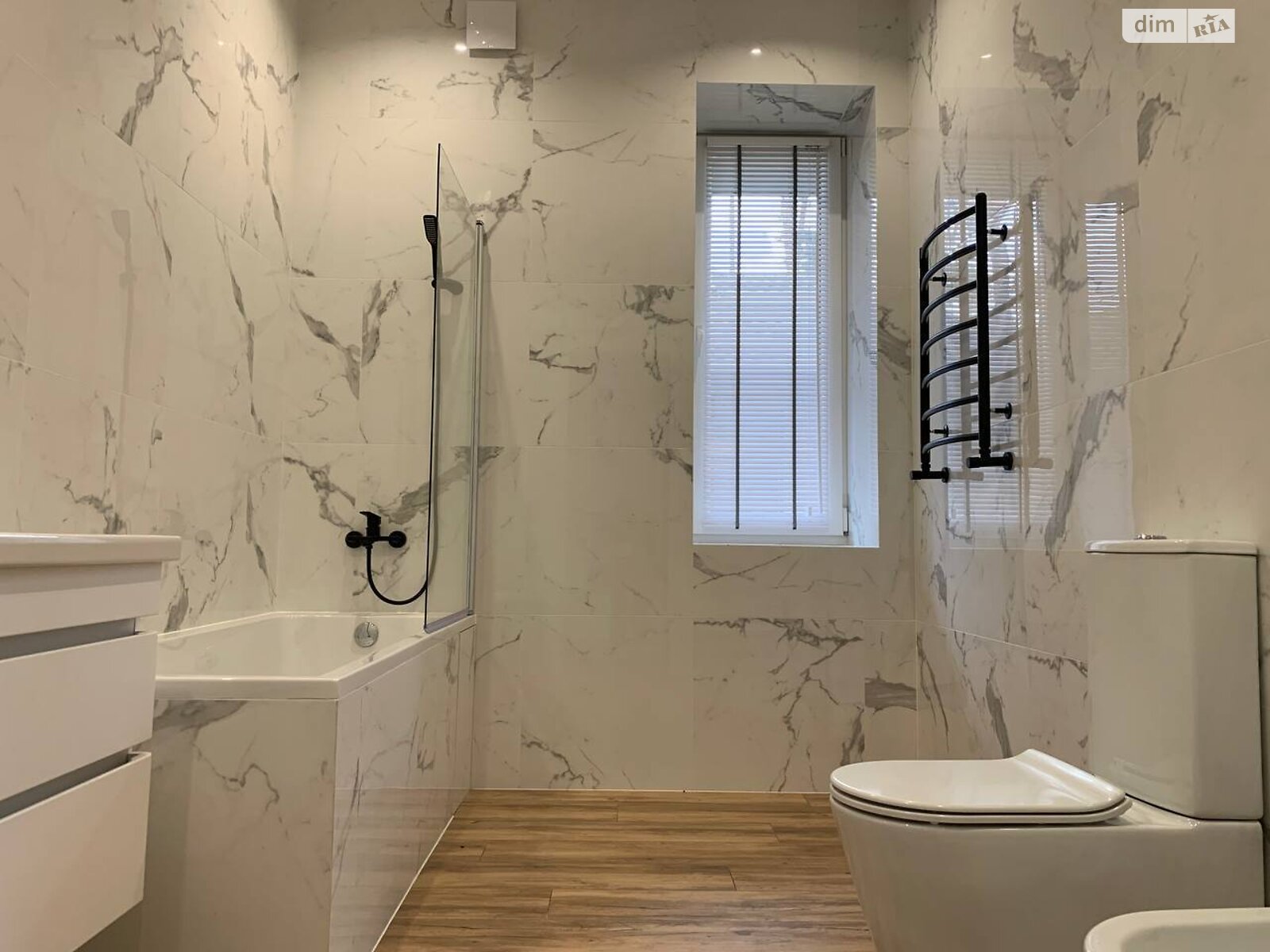 двоповерховий будинок з опаленням, 212.7 кв. м, цегла. Продаж у Плютах фото 1 двоповерховий будинок з опаленням, 212.7 кв. м, цегла. Продаж у Плютах фото 1