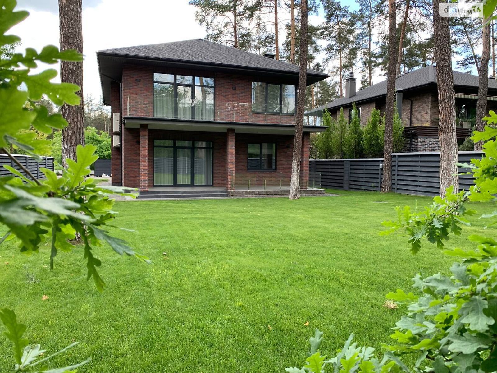 двоповерховий будинок з опаленням, 212.7 кв. м, цегла. Продаж у Плютах фото 1 двоповерховий будинок з опаленням, 212.7 кв. м, цегла. Продаж у Плютах фото 1
