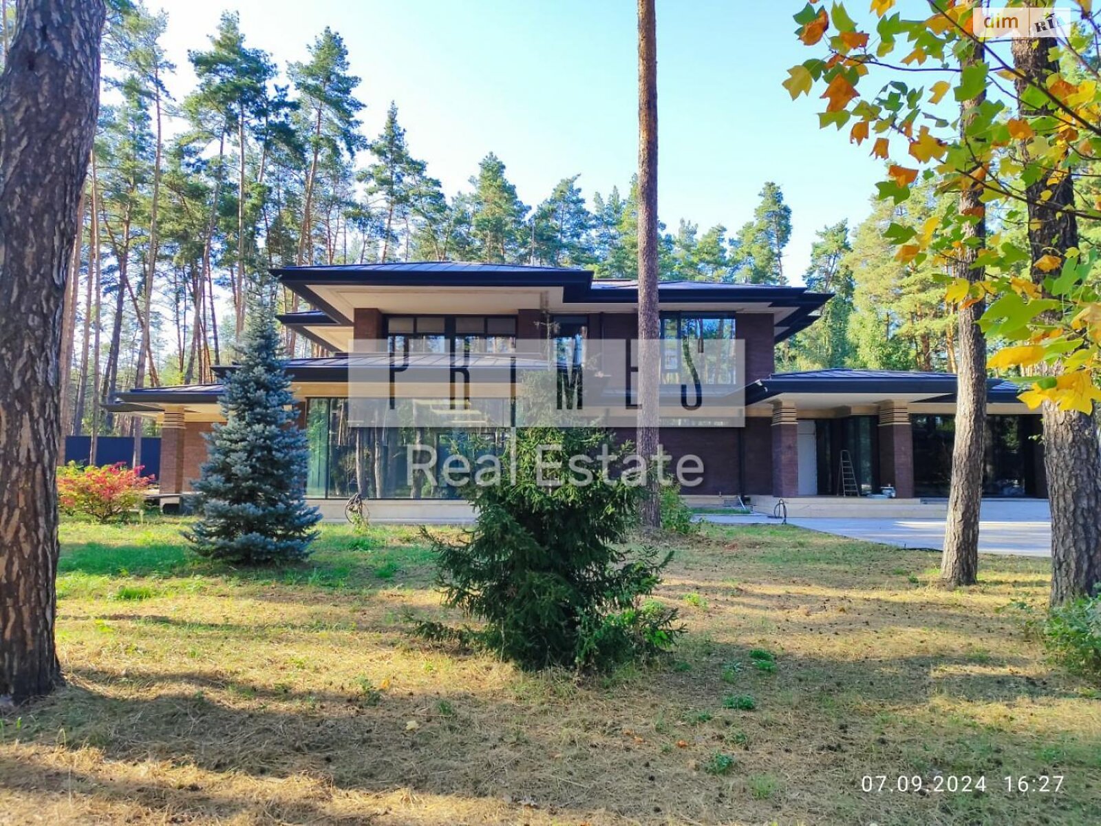 двухэтажный дом с отоплением, 465 кв. м, кирпич. Продажа в Плютах фото 1 двухэтажный дом с отоплением, 465 кв. м, кирпич. Продажа в Плютах фото 1