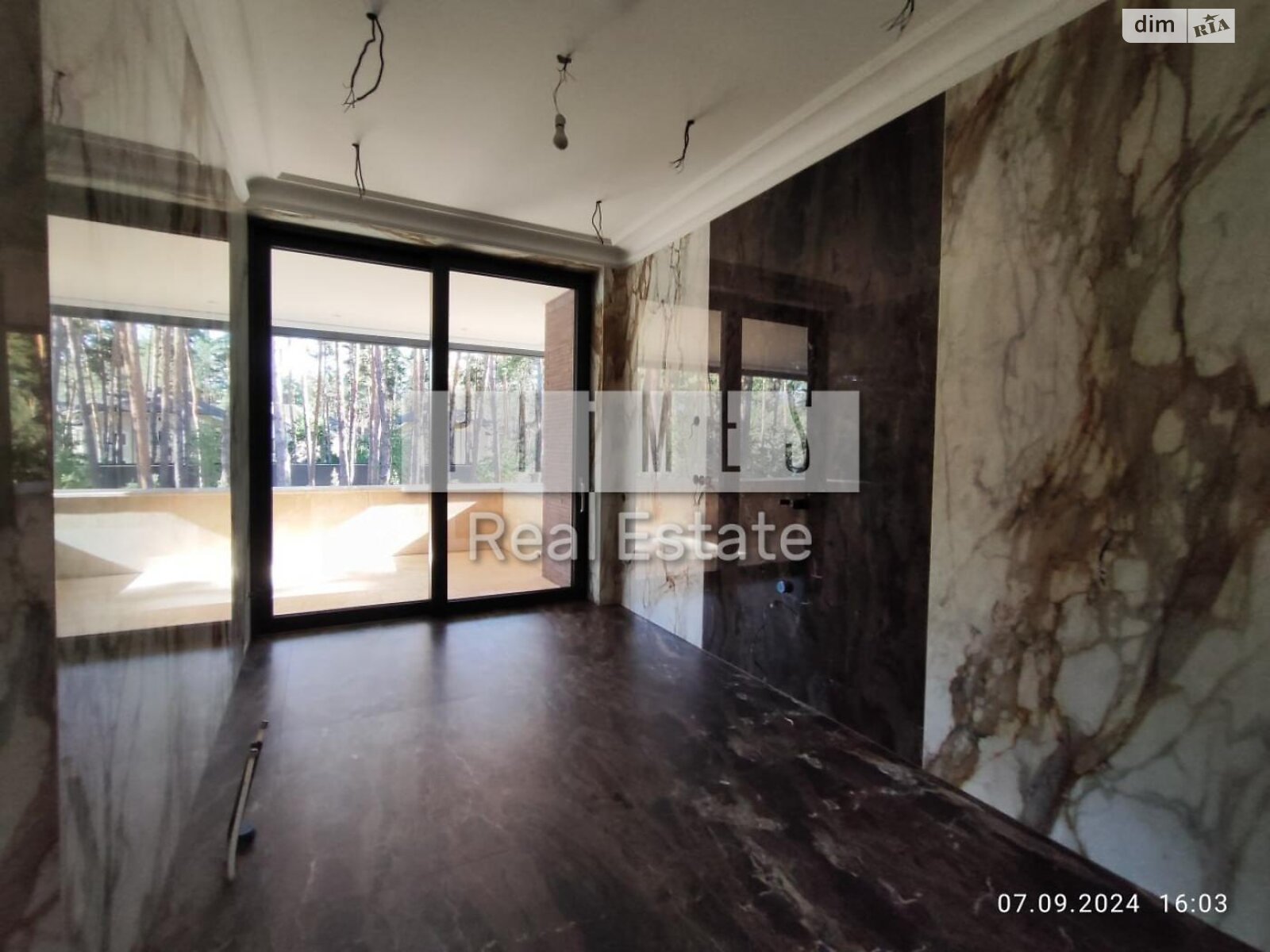двухэтажный дом с отоплением, 465 кв. м, кирпич. Продажа в Плютах фото 1 двухэтажный дом с отоплением, 465 кв. м, кирпич. Продажа в Плютах фото 1