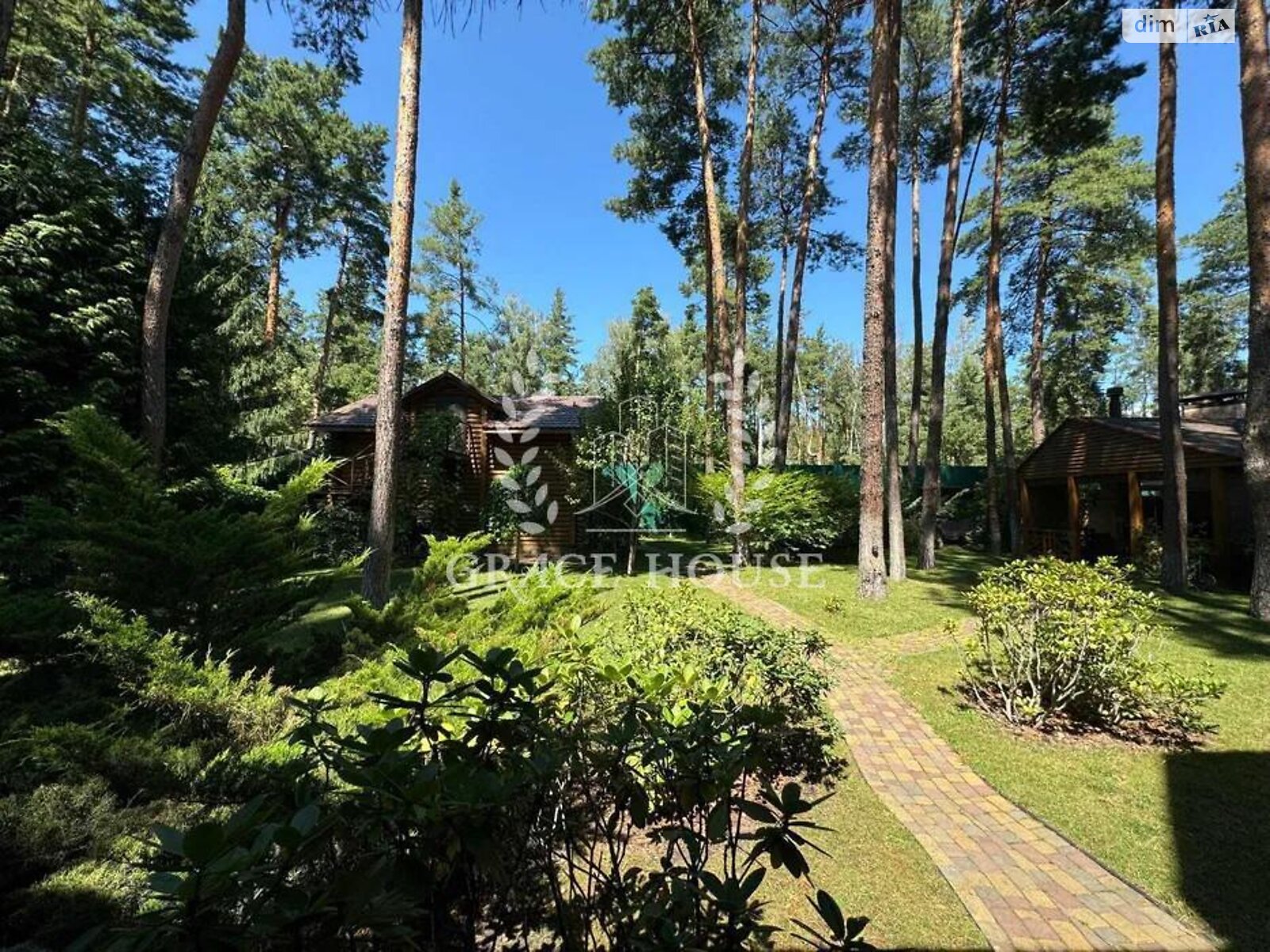 двоповерховий будинок з гаражем, 350 кв. м, цегла. Продаж у Плютах фото 1