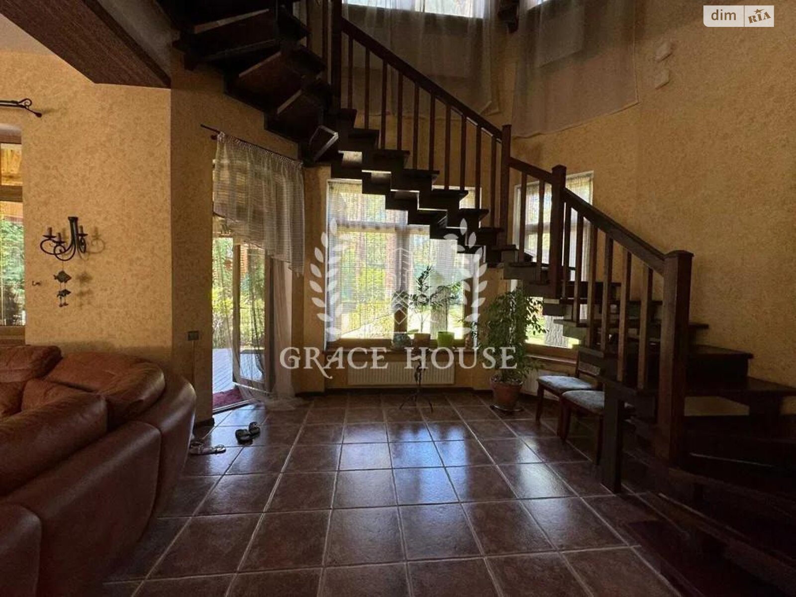 двоповерховий будинок з гаражем, 350 кв. м, цегла. Продаж у Плютах фото 1