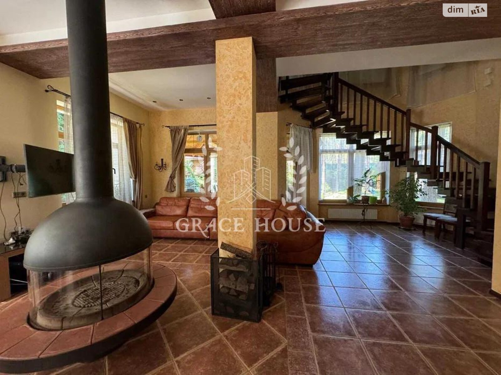 двоповерховий будинок з гаражем, 350 кв. м, цегла. Продаж у Плютах фото 1