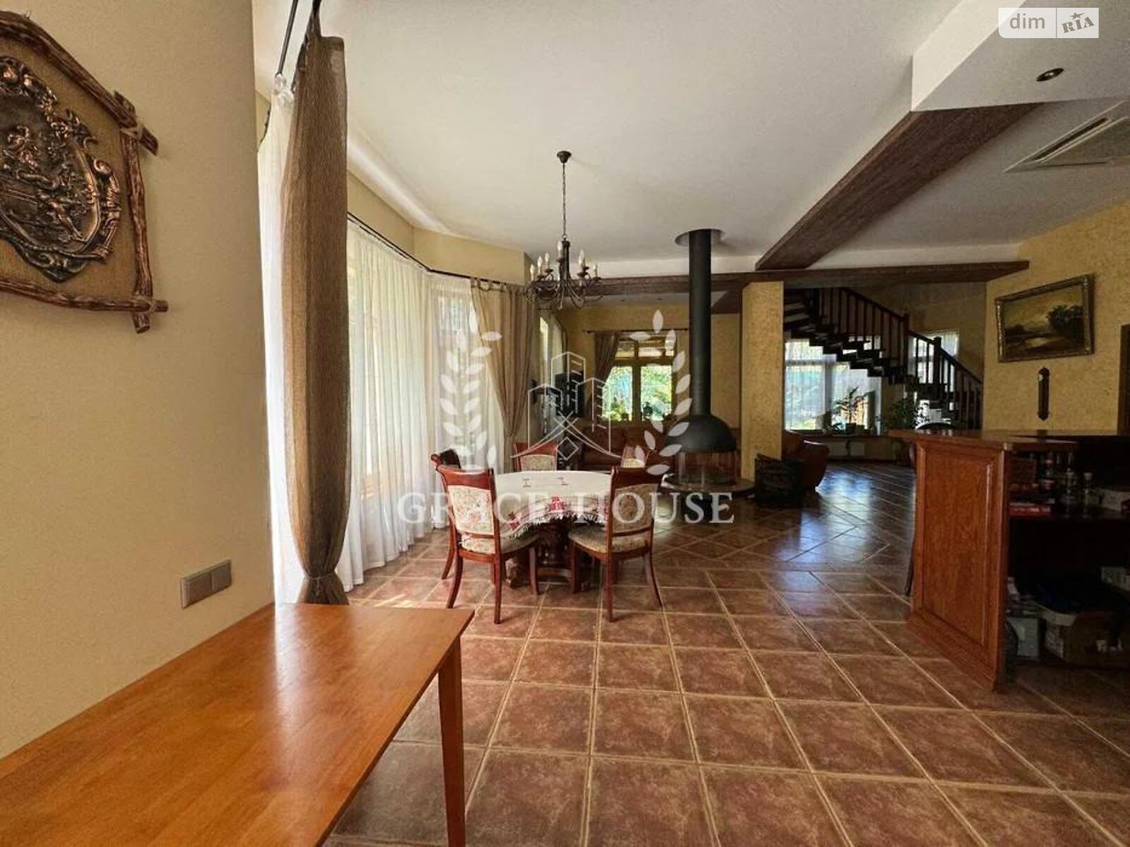 двоповерховий будинок з гаражем, 350 кв. м, цегла. Продаж у Плютах фото 1