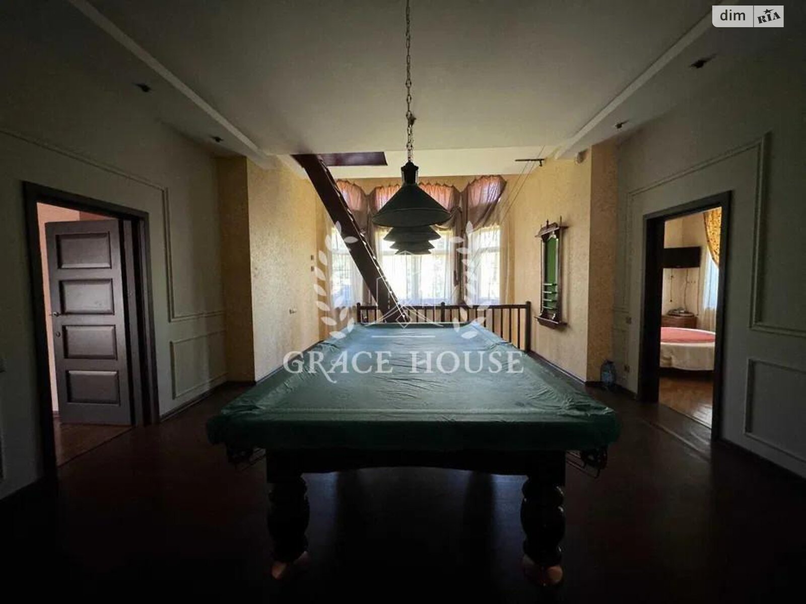 двоповерховий будинок з гаражем, 350 кв. м, цегла. Продаж у Плютах фото 1