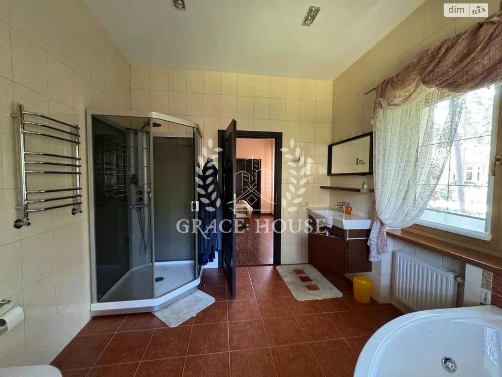 двоповерховий будинок з гаражем, 350 кв. м, цегла. Продаж у Плютах фото 1