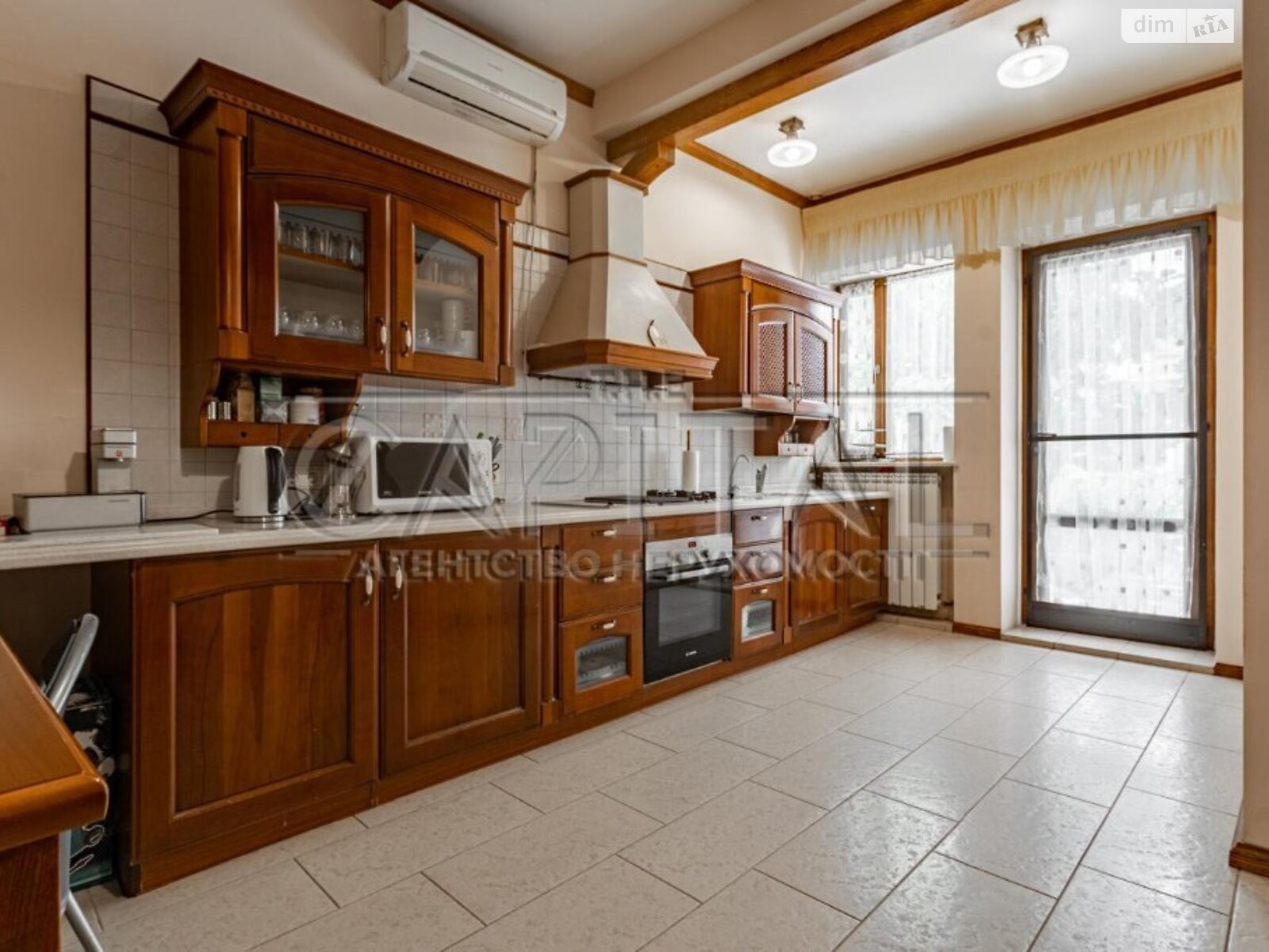 двоповерховий будинок, 823 кв. м, цегла. Продаж у Плютах фото 1 двоповерховий будинок, 823 кв. м, цегла. Продаж у Плютах фото 1