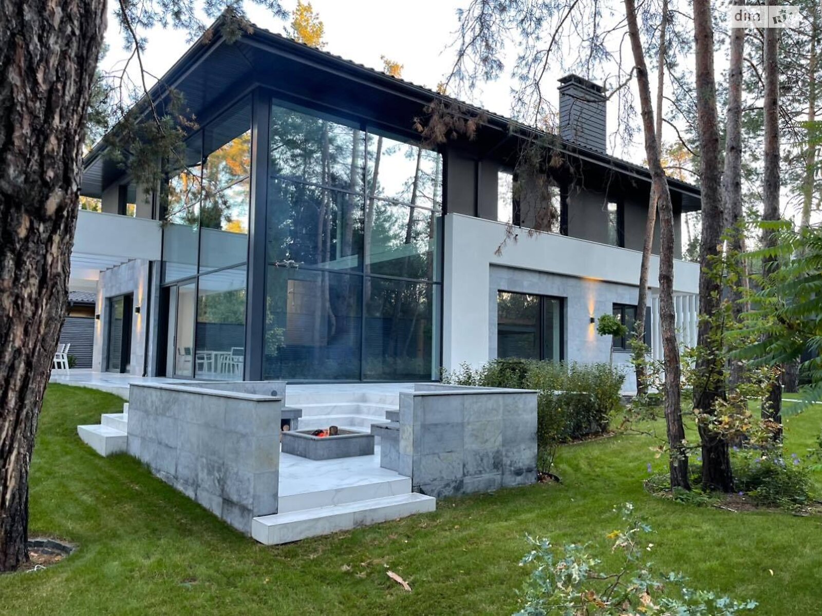 двоповерховий будинок, 1010 кв. м, цегла. Продаж у Плютах фото 1 двоповерховий будинок, 1010 кв. м, цегла. Продаж у Плютах фото 1