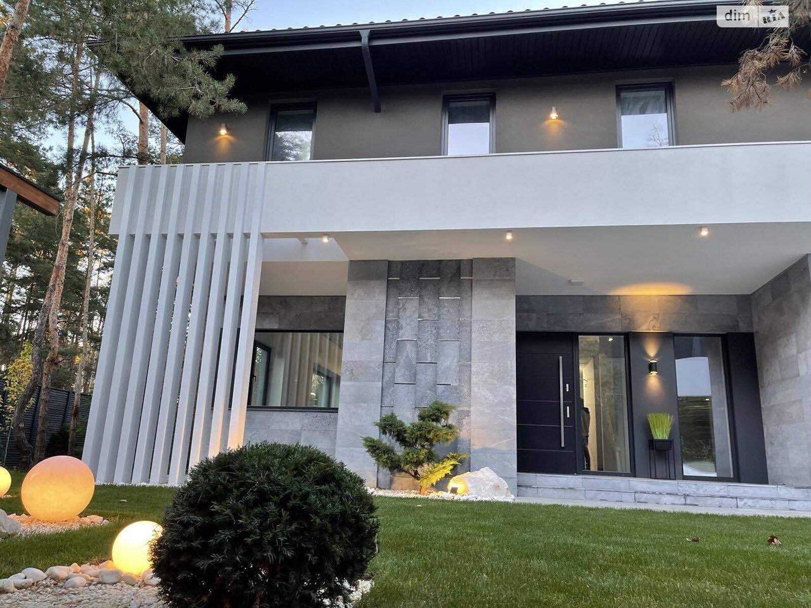 двоповерховий будинок, 1010 кв. м, цегла. Продаж у Плютах фото 1 двоповерховий будинок, 1010 кв. м, цегла. Продаж у Плютах фото 1