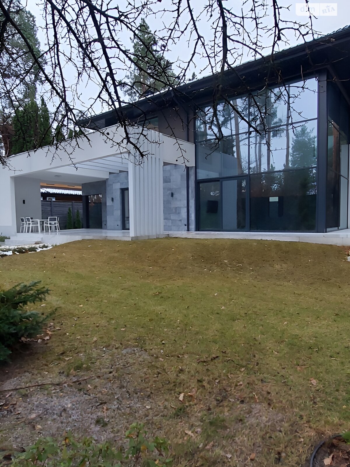 двоповерховий будинок, 1010 кв. м, цегла. Продаж у Плютах фото 1 двоповерховий будинок, 1010 кв. м, цегла. Продаж у Плютах фото 1