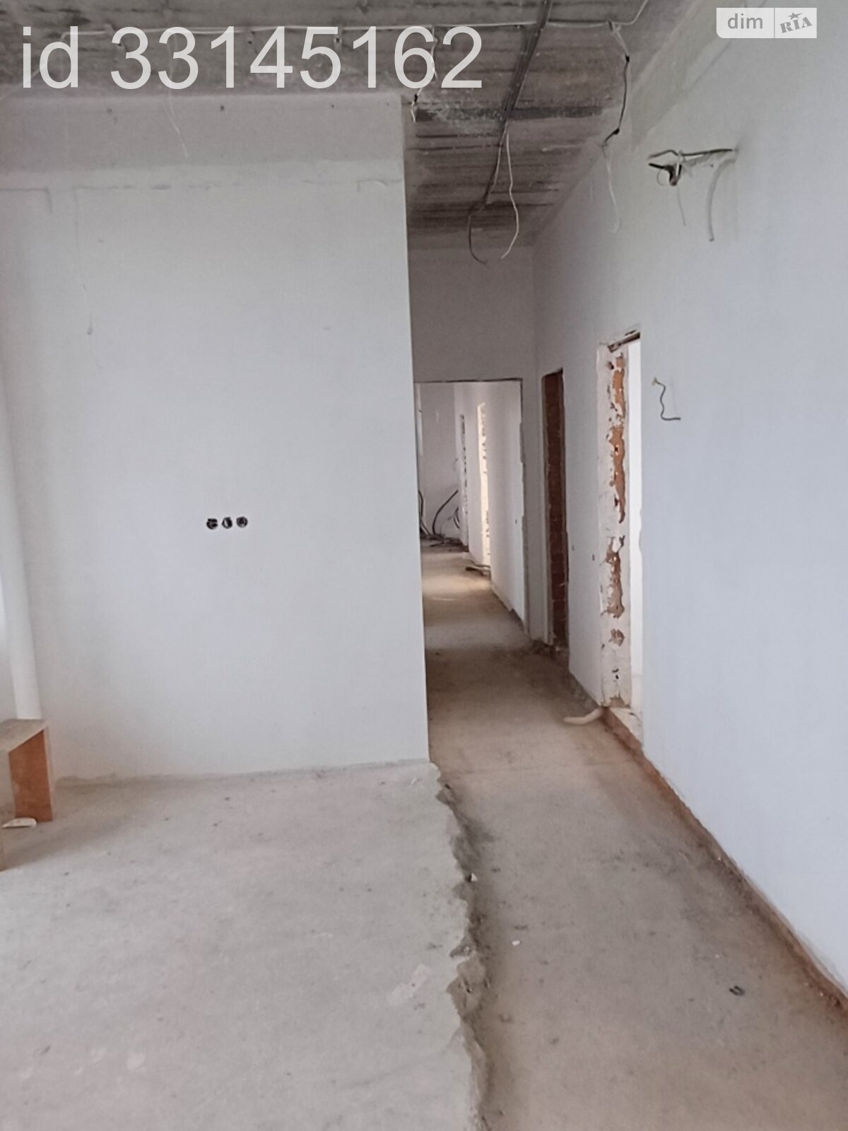 трехэтажный дом с верандой, 325 кв. м, кирпич. Продажа в Плютах фото 1 трехэтажный дом с верандой, 325 кв. м, кирпич. Продажа в Плютах фото 1