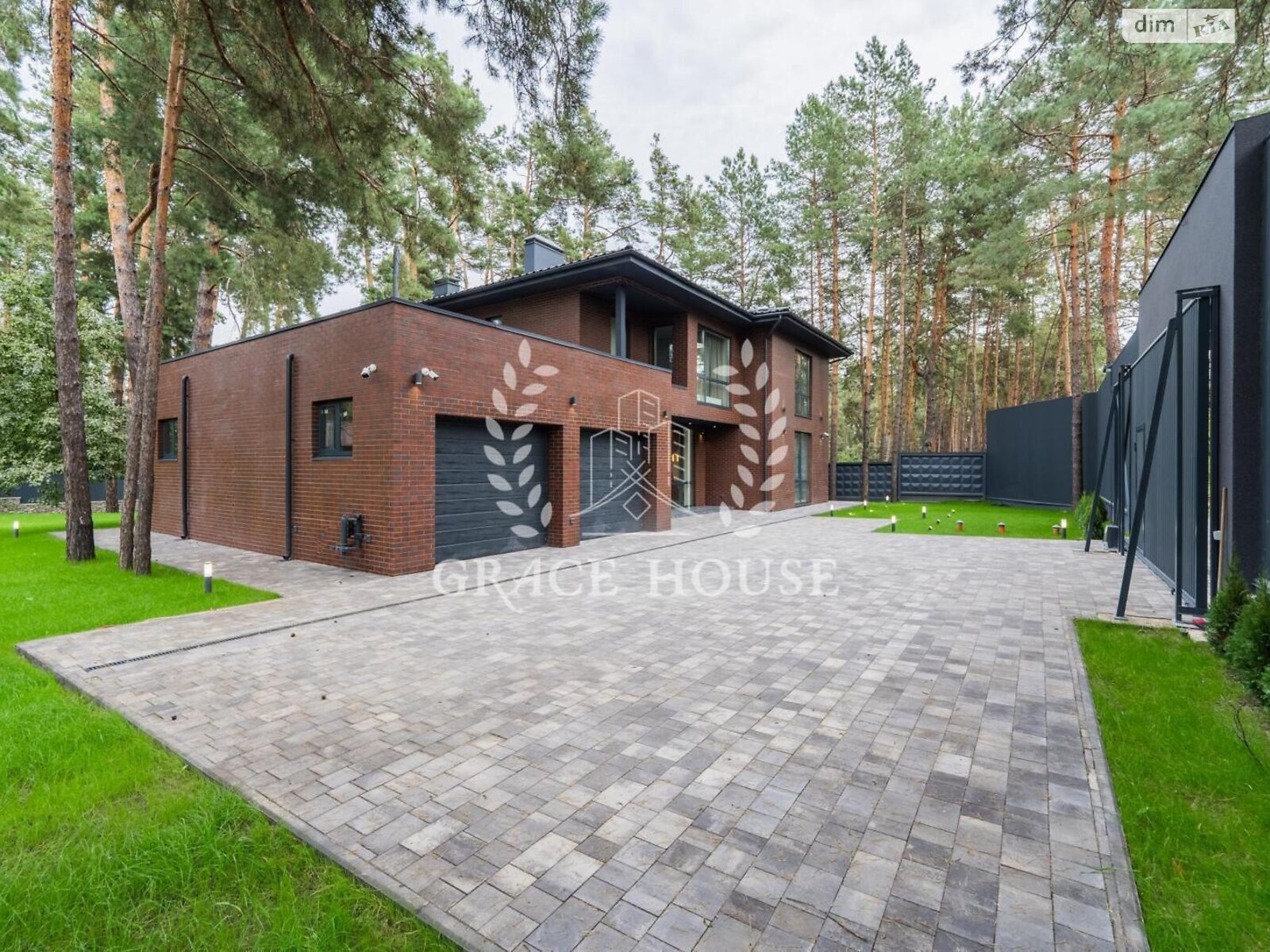 двоповерховий будинок з верандою, 340 кв. м, цегла. Продаж у Плютах фото 1 двоповерховий будинок з верандою, 340 кв. м, цегла. Продаж у Плютах фото 1