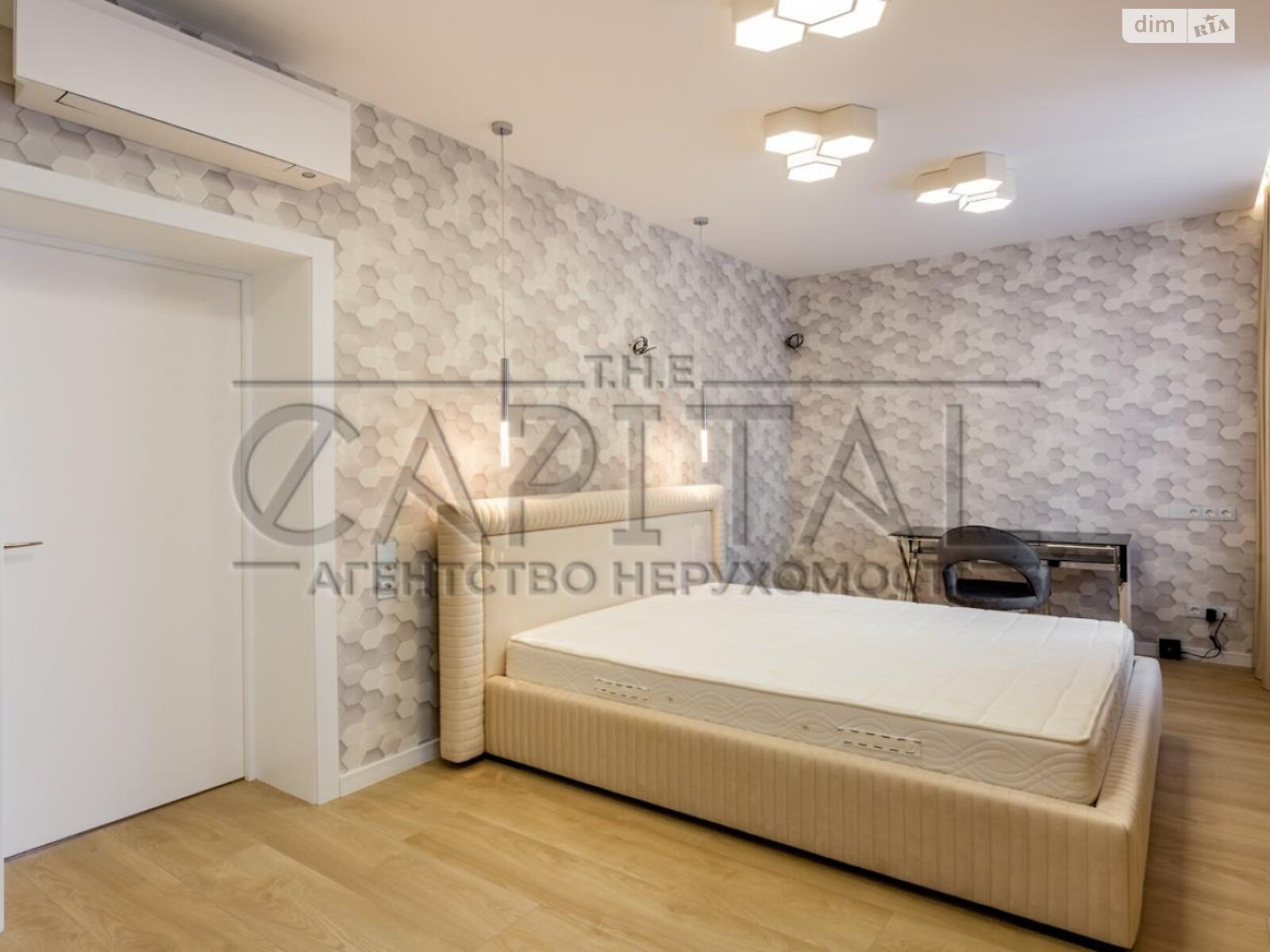 двухэтажный дом с ремонтом, 250 кв. м, кирпич. Продажа в Плютах фото 1 двухэтажный дом с ремонтом, 250 кв. м, кирпич. Продажа в Плютах фото 1